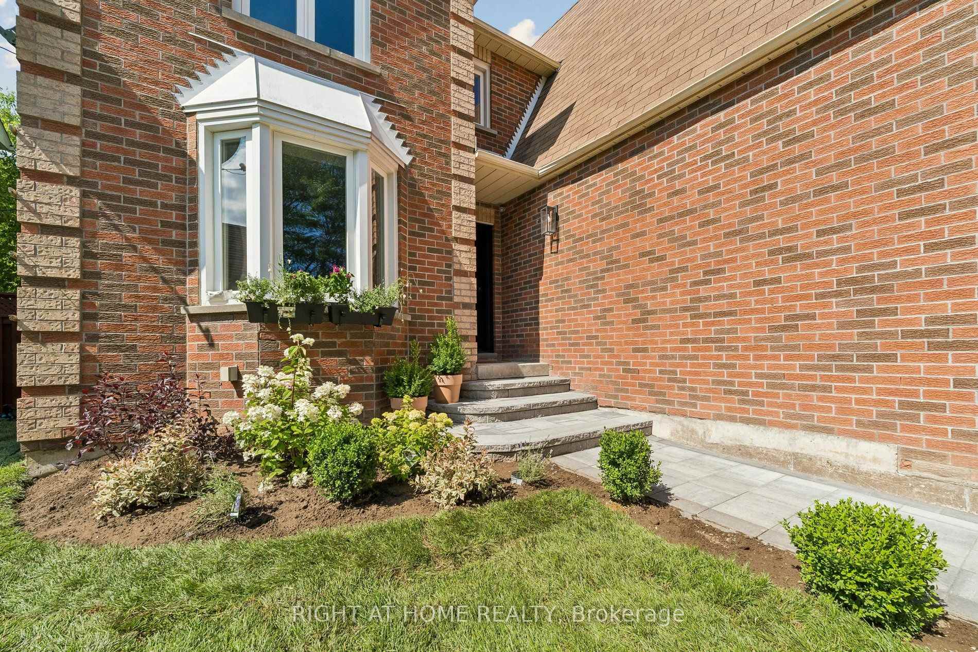 Photo 30 of 16 Ian Fleming Crescent, Whitby, Rolling Acres — HOMEH