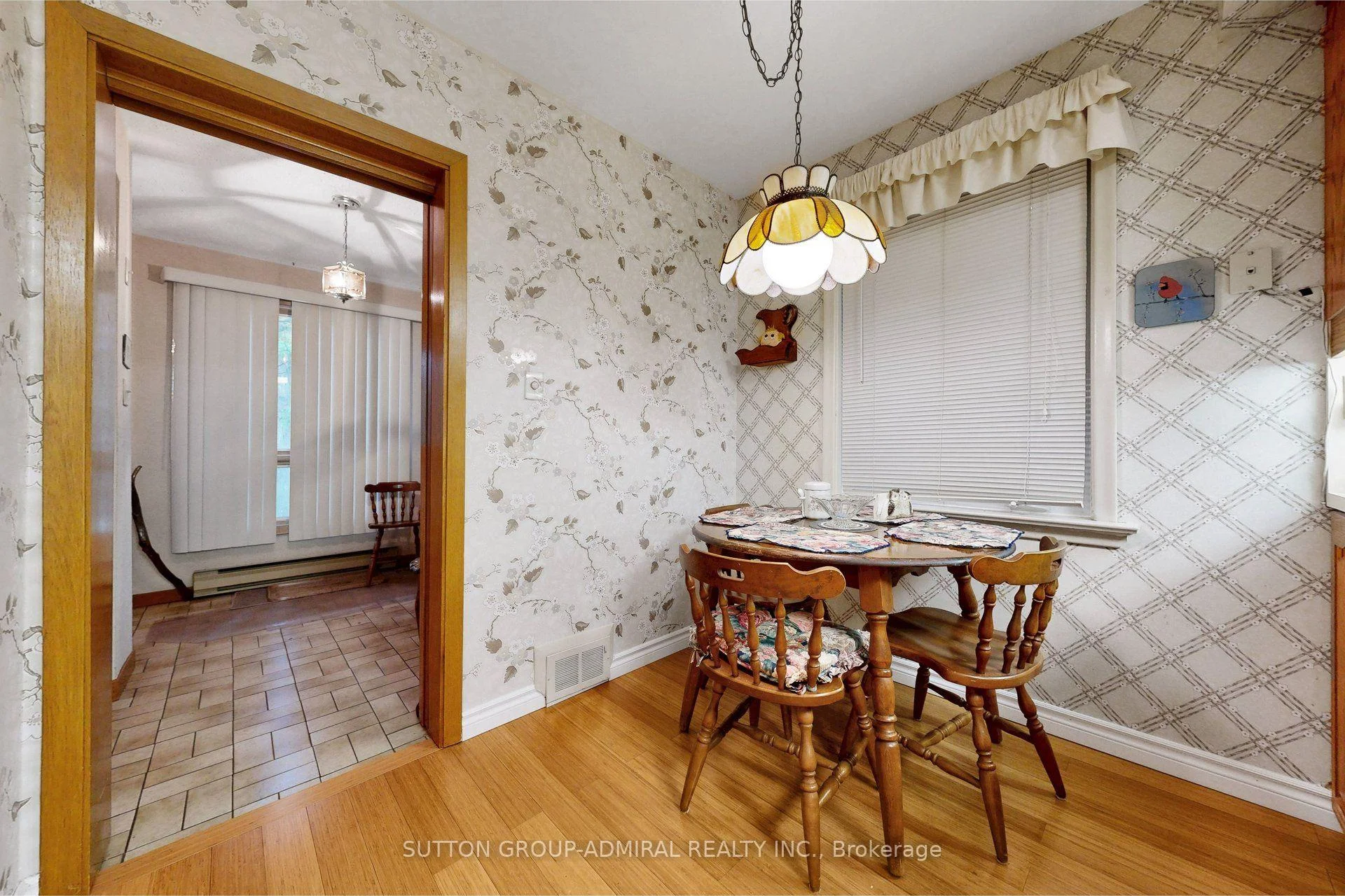 Photo 32 of 47 Talbot Road, North York, Newtonbrook West — HOMEH