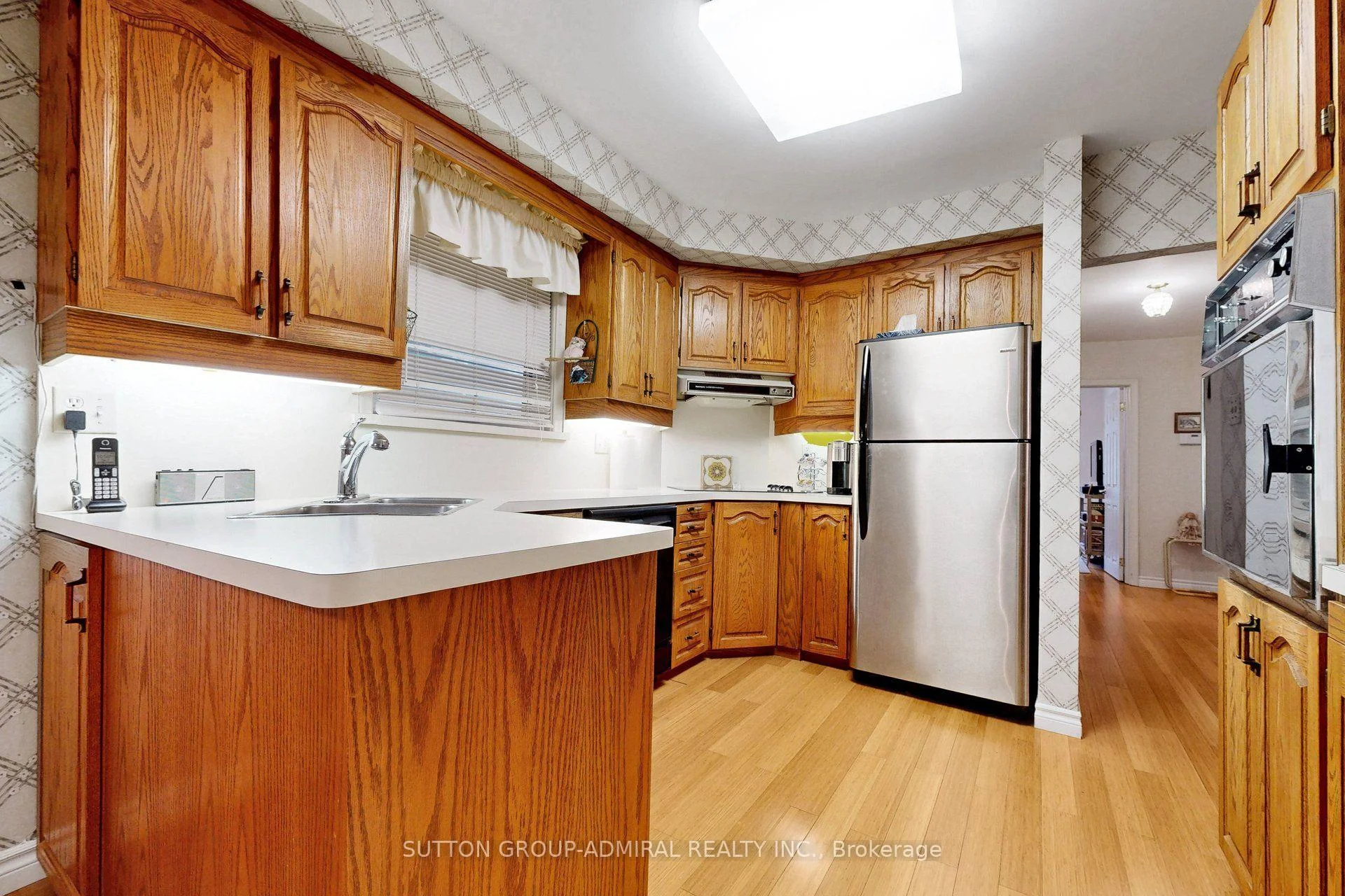 Photo 34 of 47 Talbot Road, North York, Newtonbrook West — HOMEH