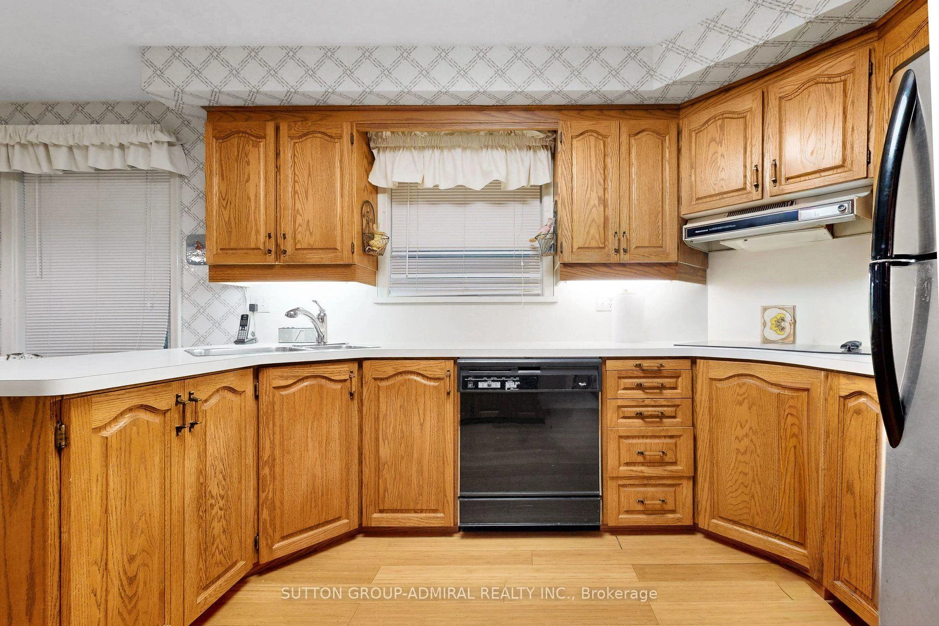 Photo 36 of 47 Talbot Road, North York, Newtonbrook West — HOMEH