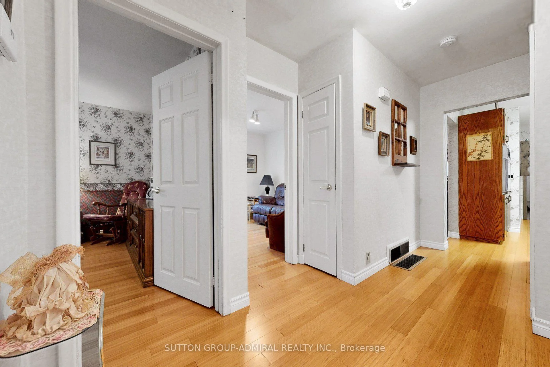 Photo 44 of 47 Talbot Road, North York, Newtonbrook West — HOMEH