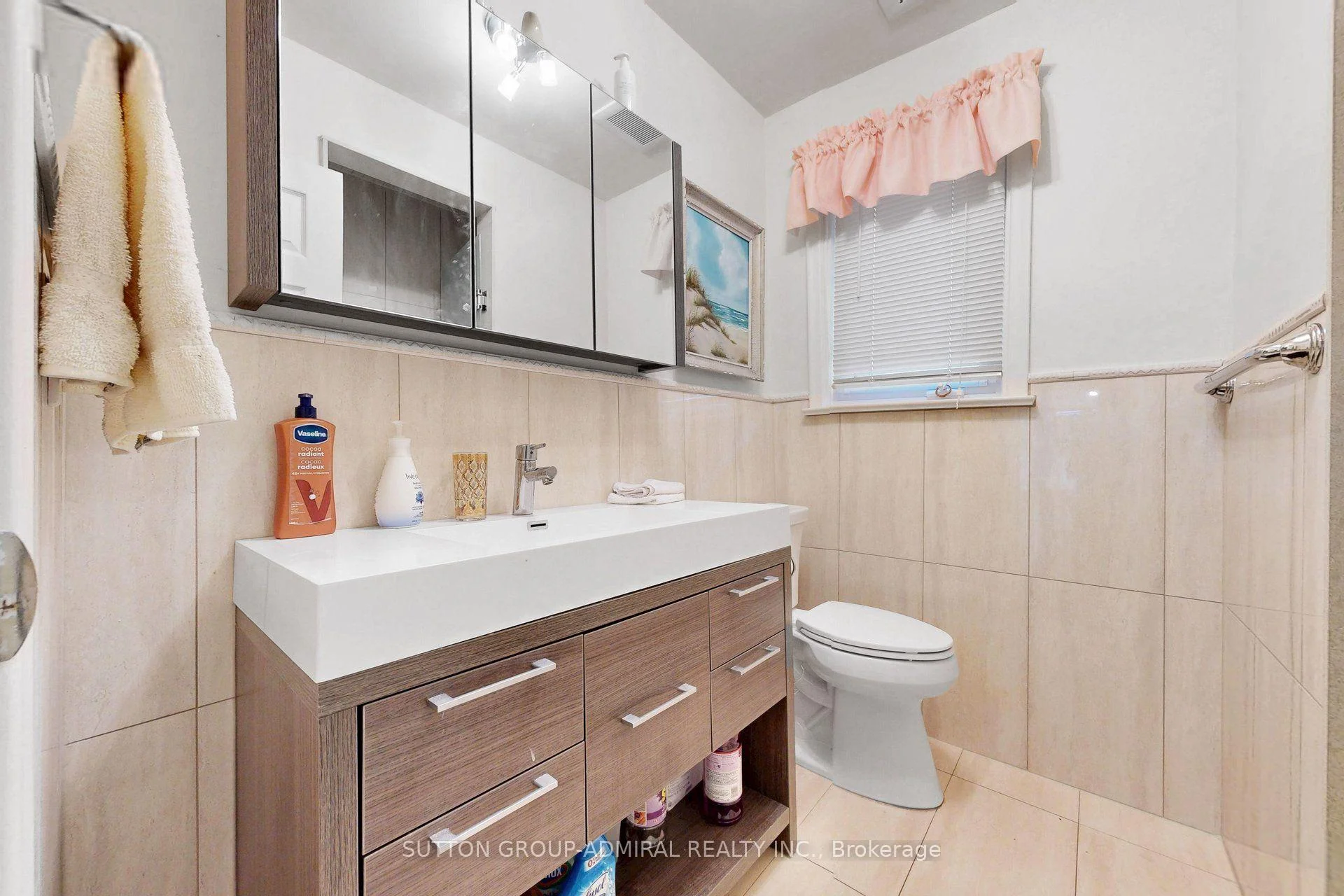 Photo 46 of 47 Talbot Road, North York, Newtonbrook West — HOMEH