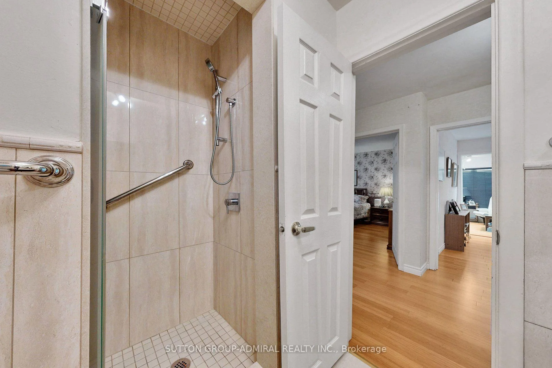 Photo 51 of 47 Talbot Road, North York, Newtonbrook West — HOMEH