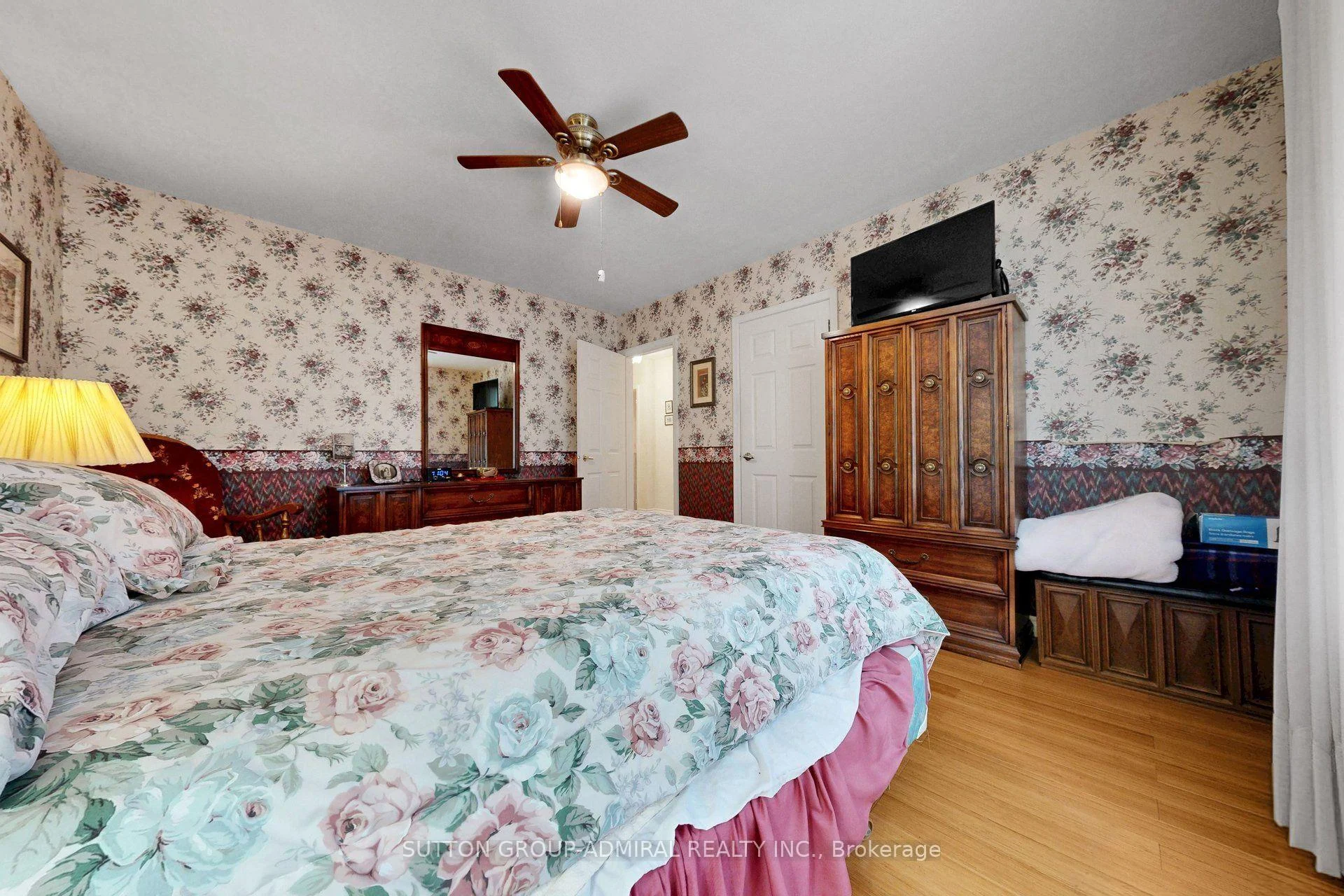 Photo 54 of 47 Talbot Road, North York, Newtonbrook West — HOMEH