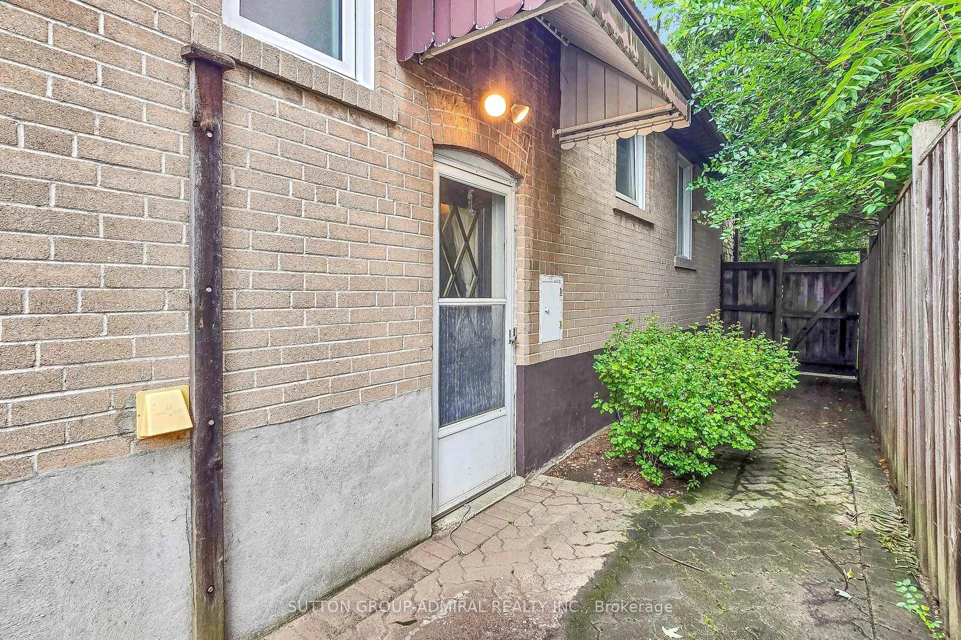 Photo 73 of 47 Talbot Road, North York, Newtonbrook West — HOMEH