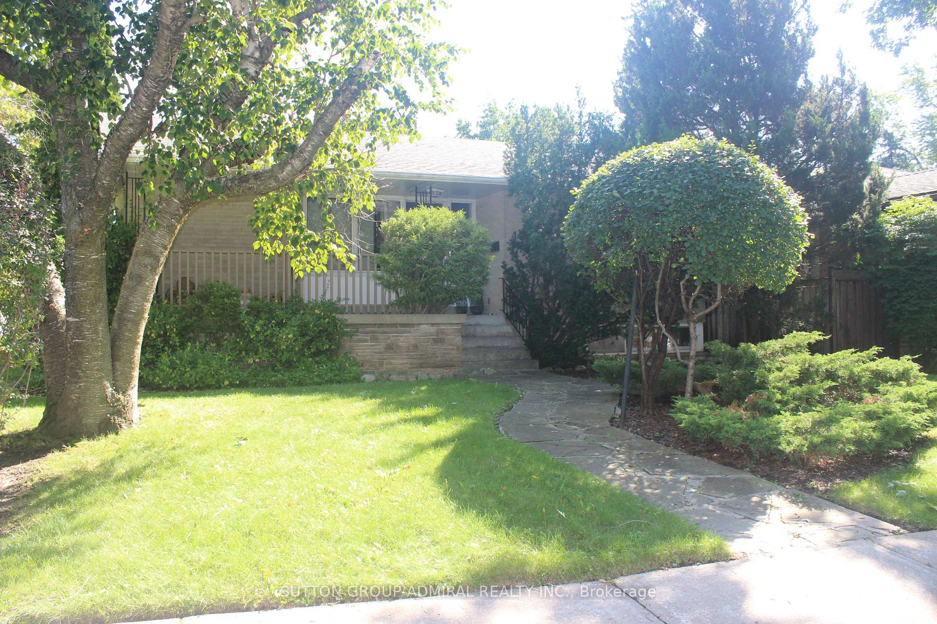 Photo 3 of 49 Talbot Road, North York, Newtonbrook West — HOMEH