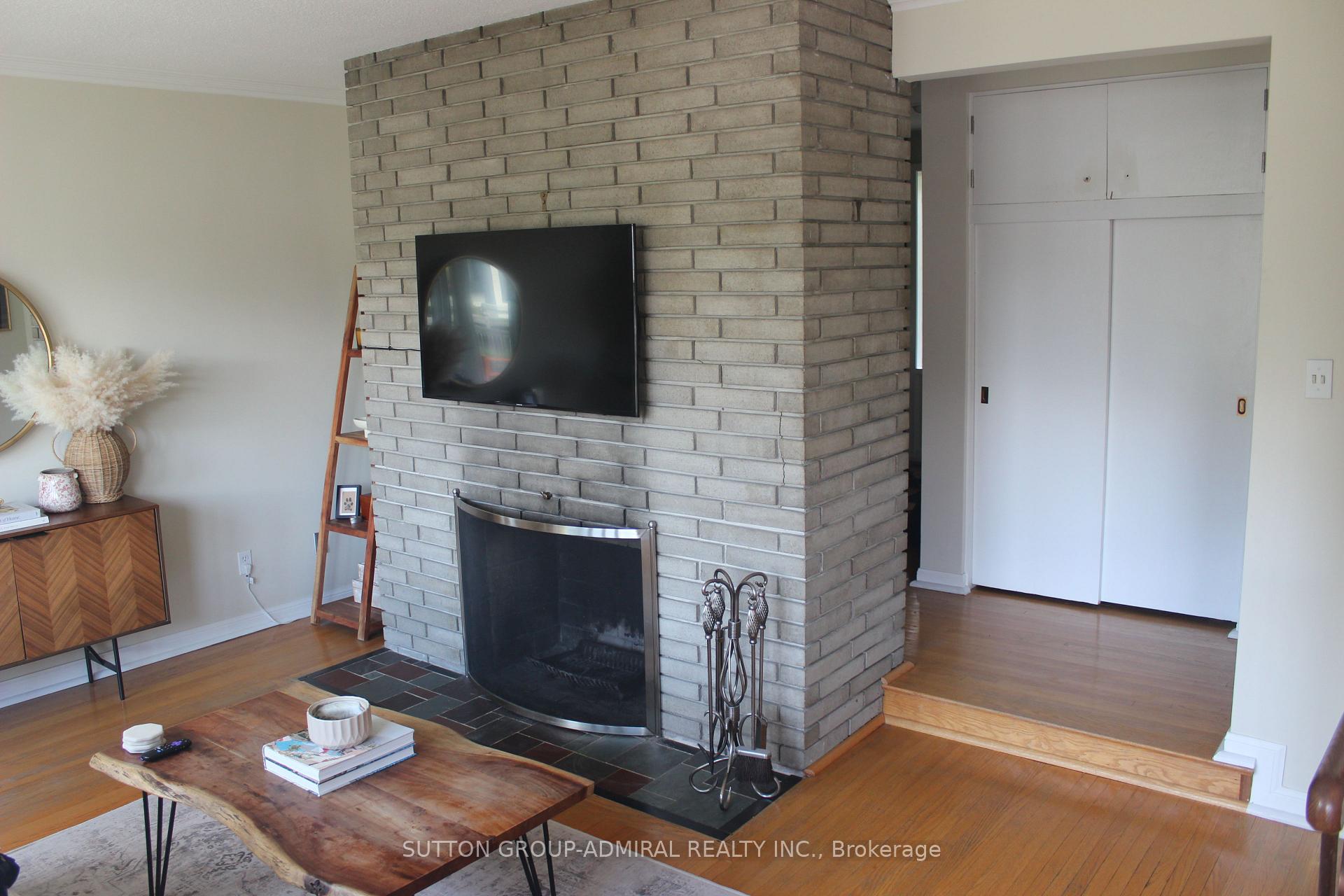 Photo 8 of 49 Talbot Road, North York, Newtonbrook West — HOMEH