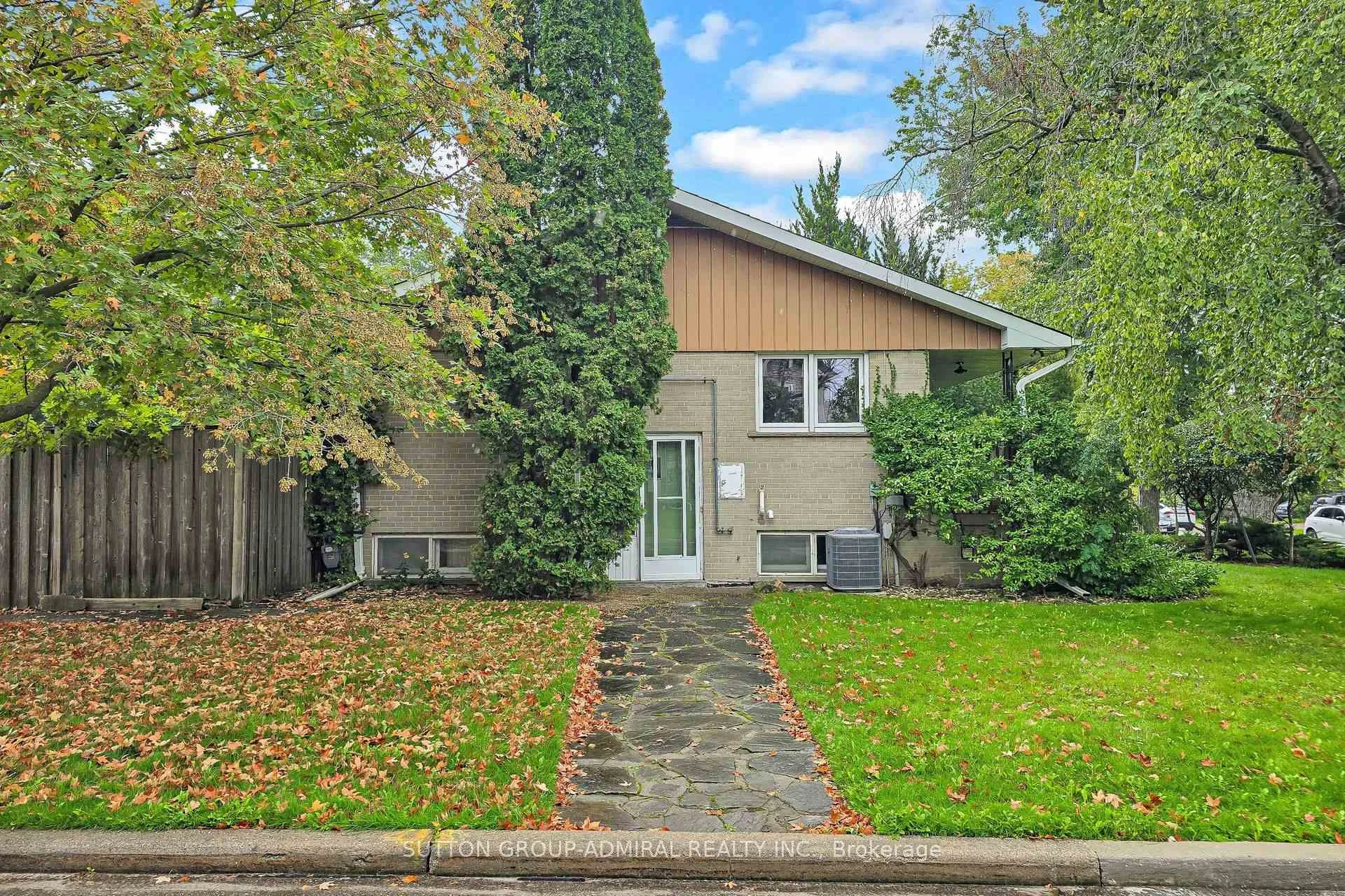Photo 9 of 49 Talbot Road, North York, Newtonbrook West — HOMEH