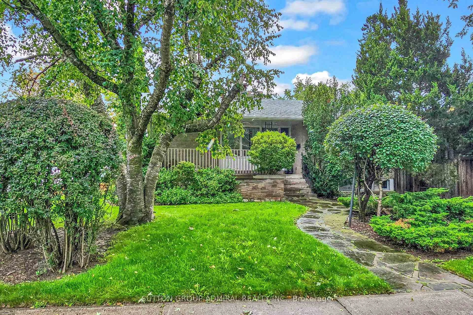 Photo 11 of 49 Talbot Road, North York, Newtonbrook West — HOMEH