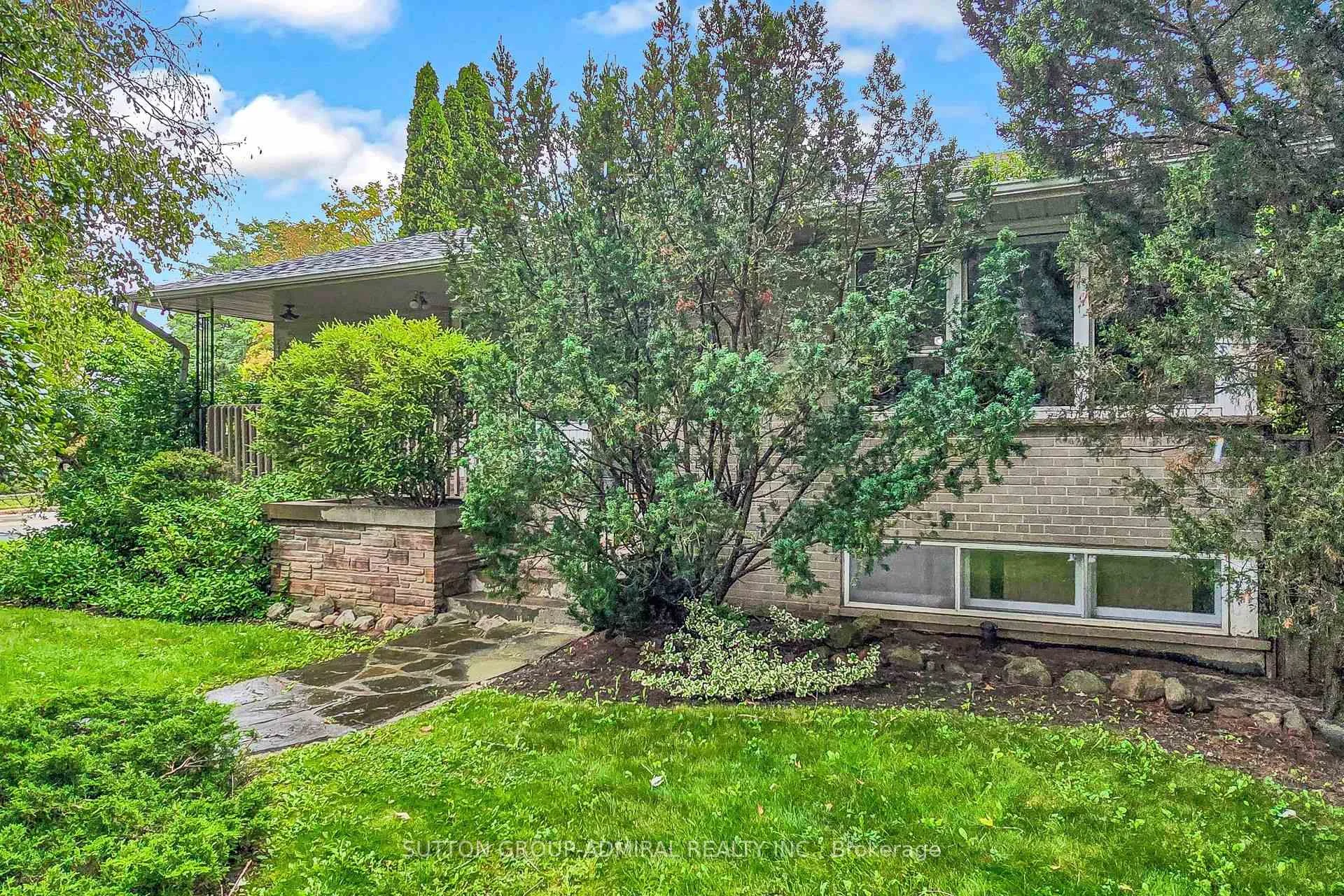 Photo 13 of 49 Talbot Road, North York, Newtonbrook West — HOMEH