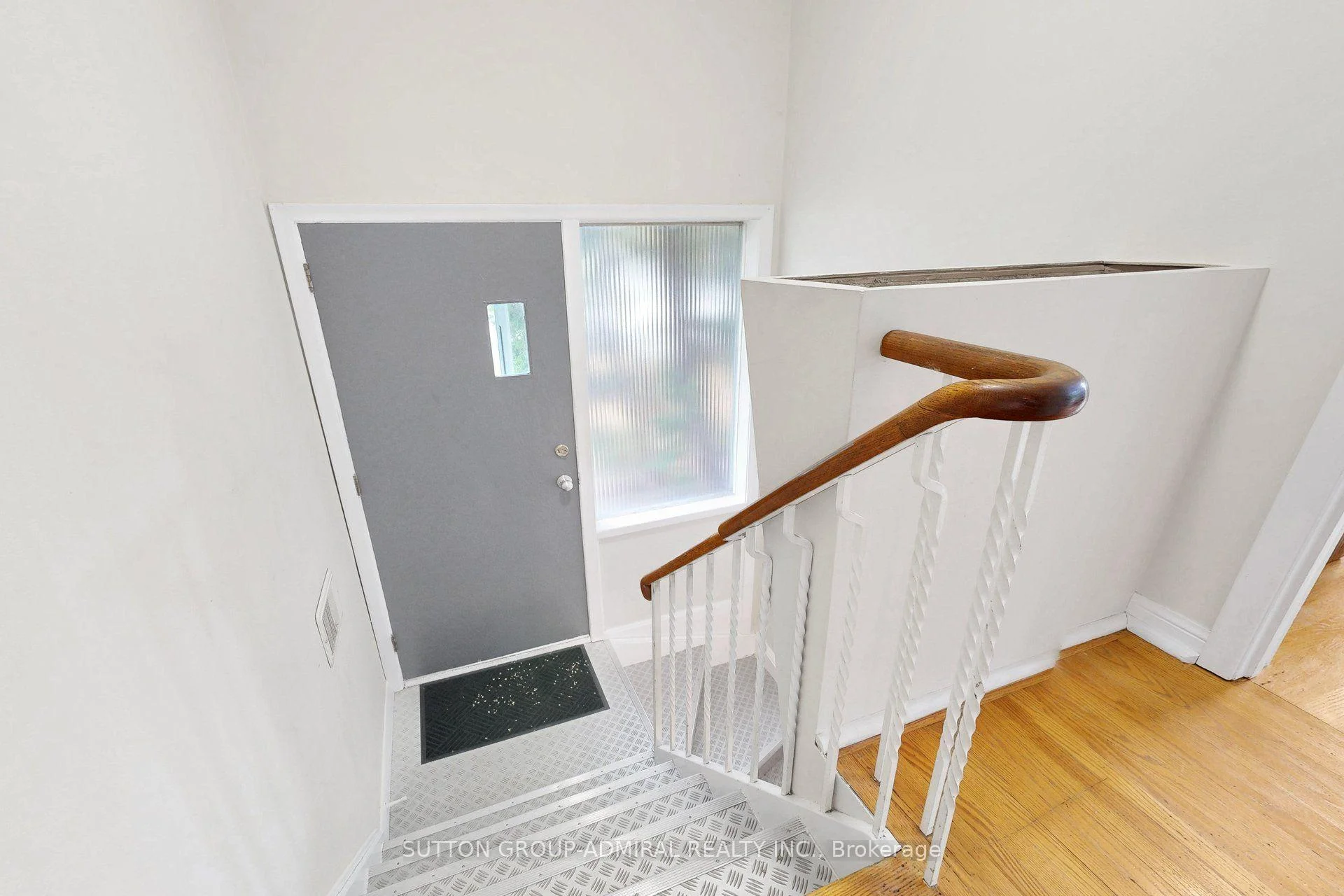 Photo 21 of 49 Talbot Road, North York, Newtonbrook West — HOMEH