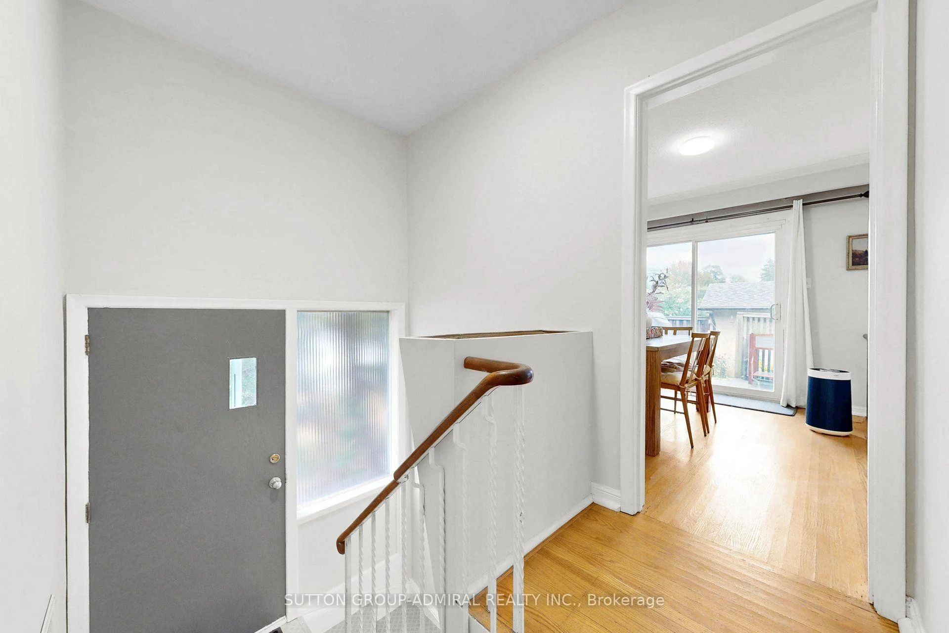 Photo 23 of 49 Talbot Road, North York, Newtonbrook West — HOMEH