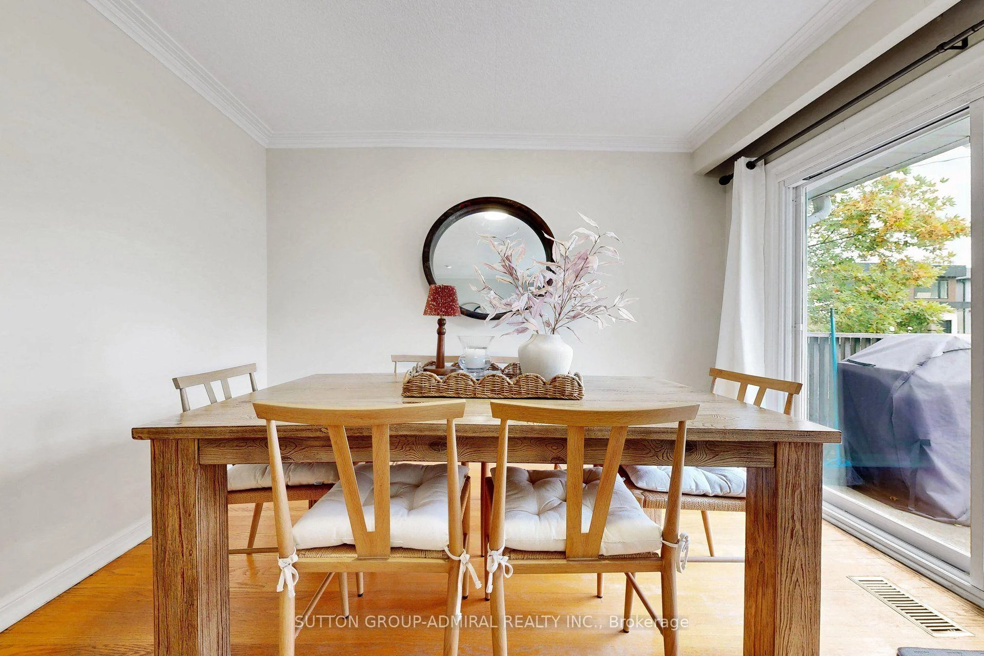 Photo 28 of 49 Talbot Road, North York, Newtonbrook West — HOMEH