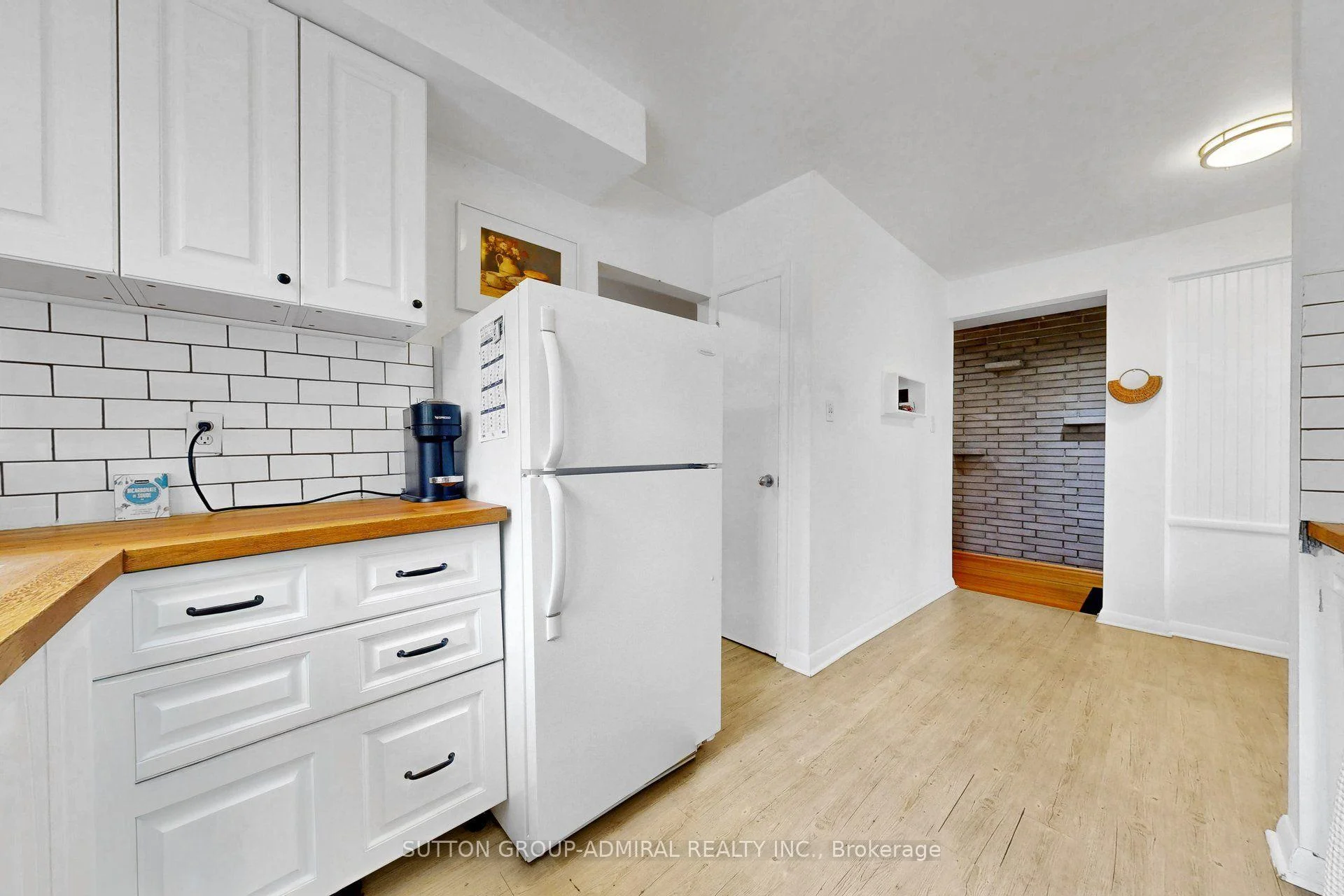 Photo 35 of 49 Talbot Road, North York, Newtonbrook West — HOMEH