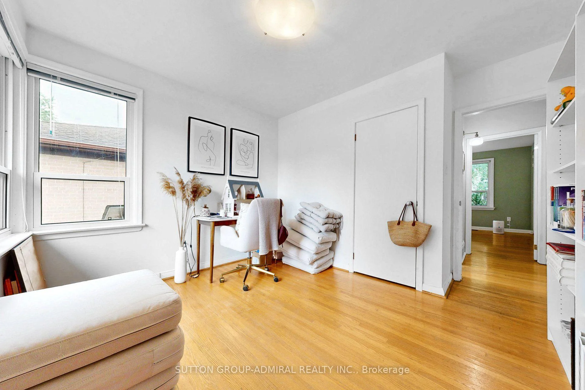 Photo 38 of 49 Talbot Road, North York, Newtonbrook West — HOMEH
