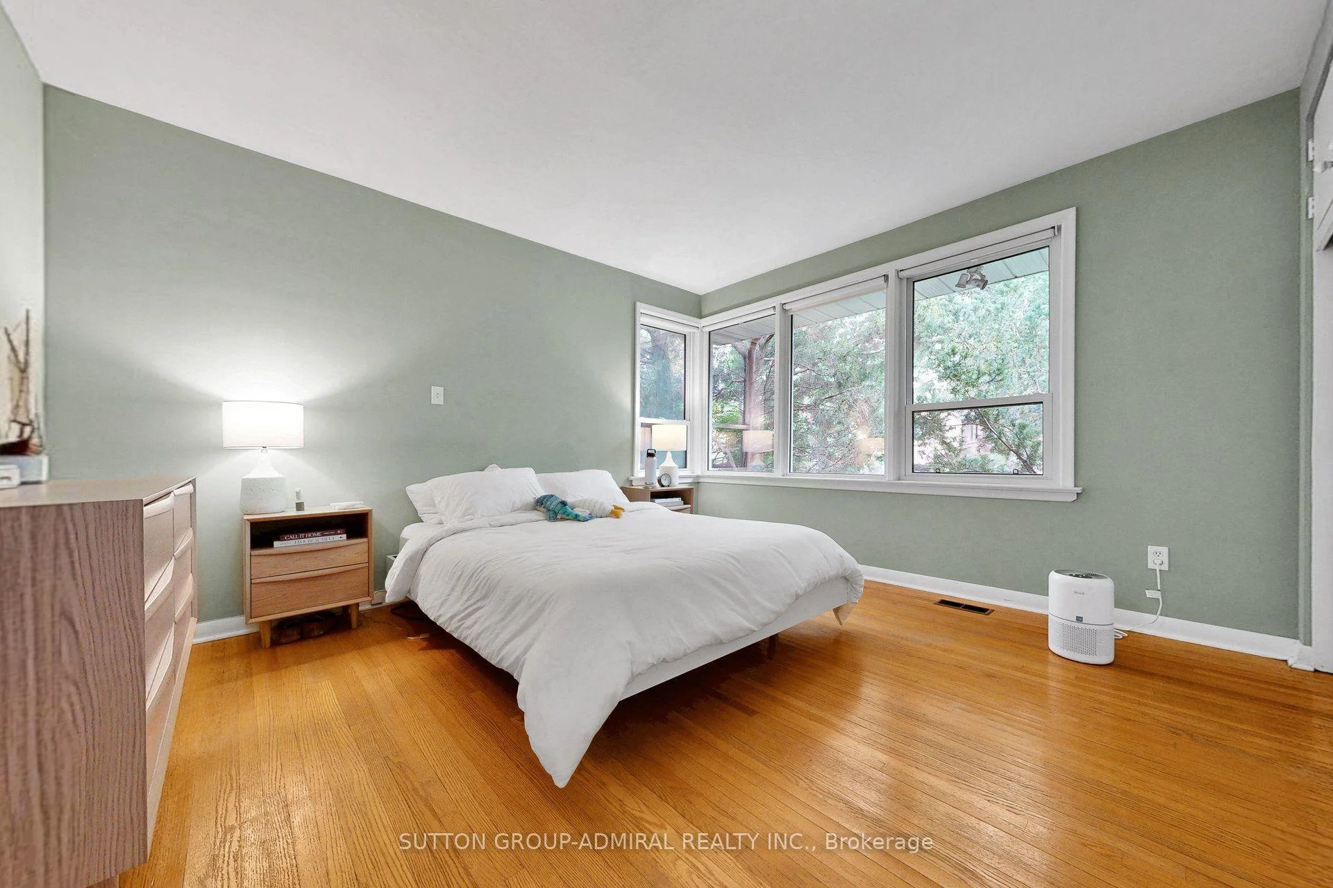 Photo 42 of 49 Talbot Road, North York, Newtonbrook West — HOMEH