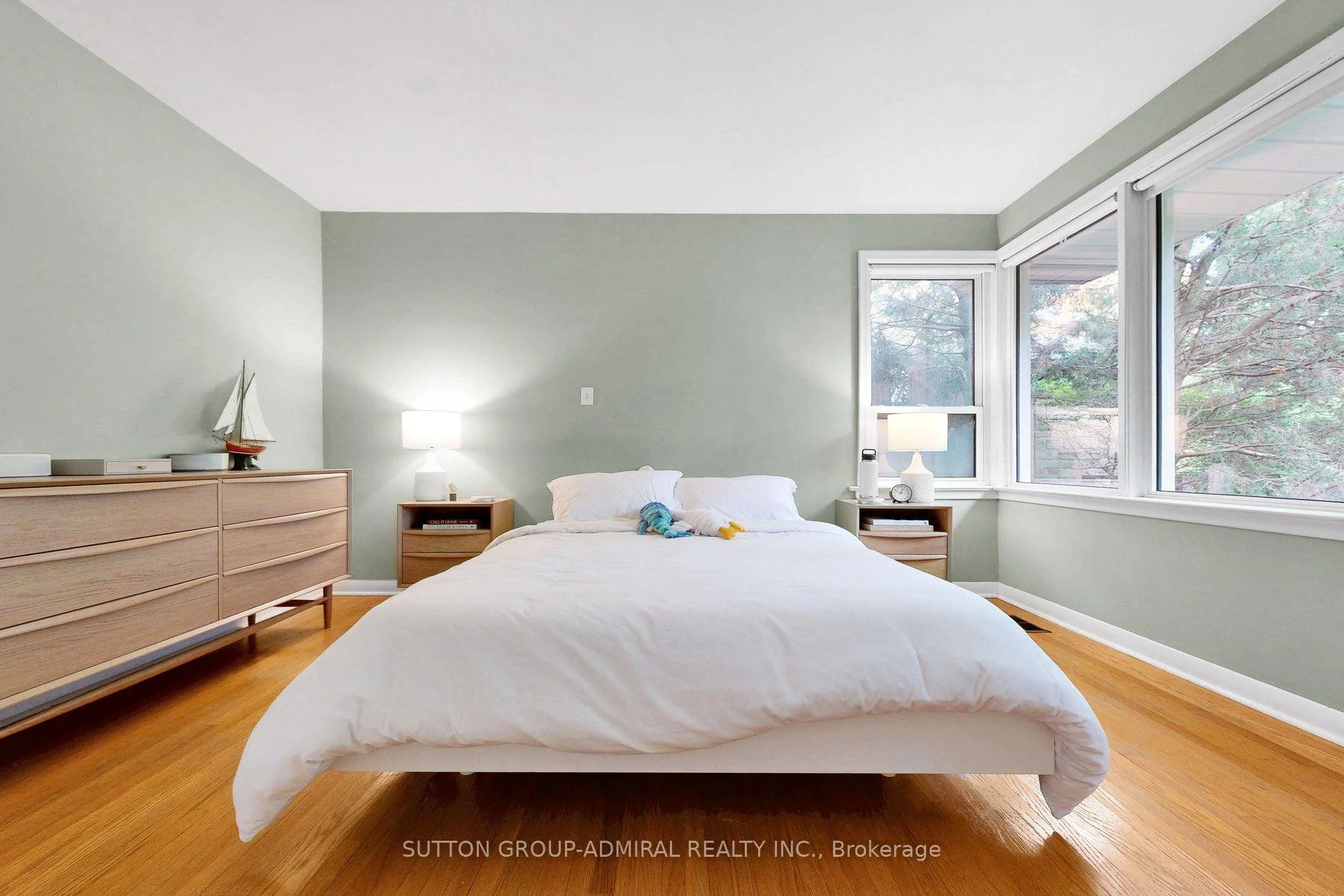 Photo 43 of 49 Talbot Road, North York, Newtonbrook West — HOMEH
