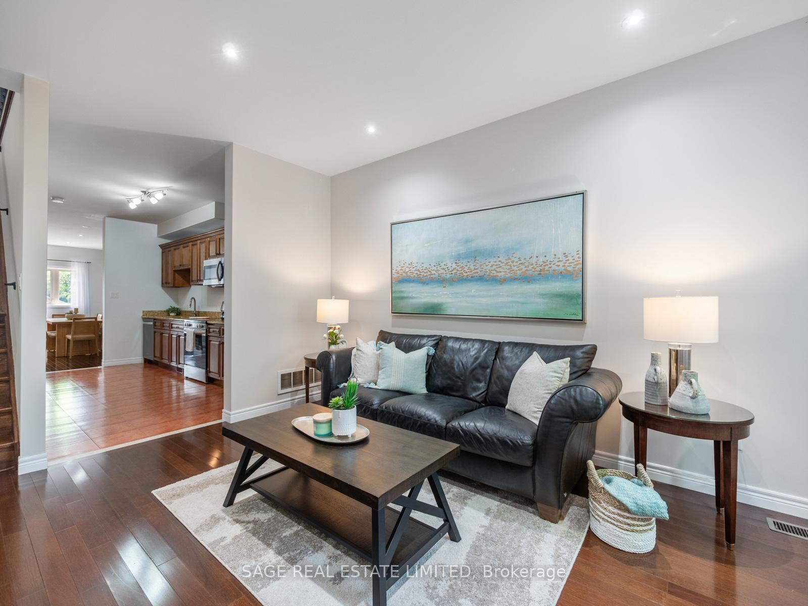 Photo 2 of 251A Chisholm Avenue, Toronto, Woodbine-Lumsden — HOMEH