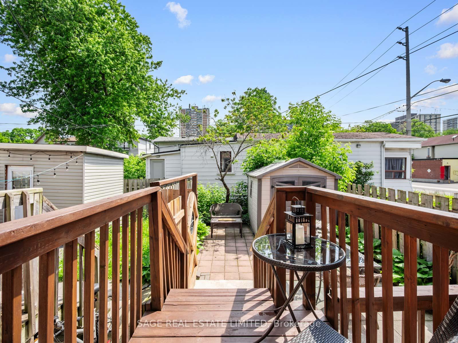 Photo 28 of 251A Chisholm Avenue, Toronto, Woodbine-Lumsden — HOMEH