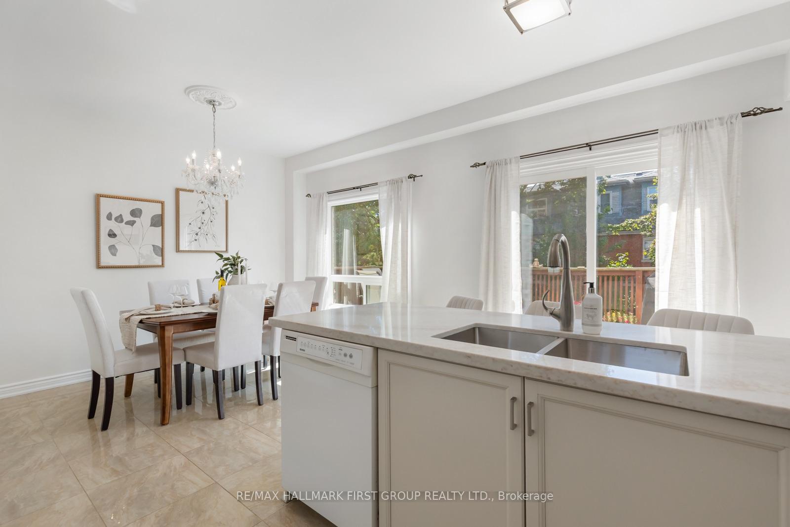 Photo 7 of 39 Bach Avenue, Whitby, Rolling Acres — HOMEH