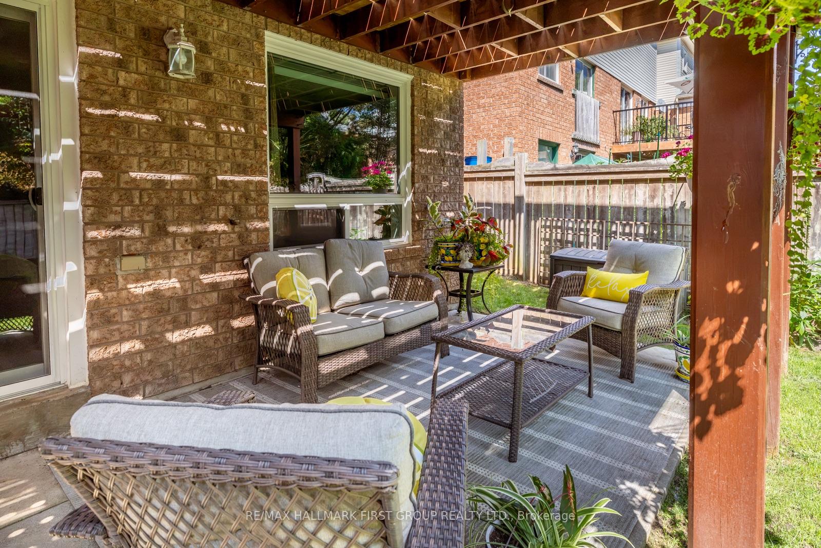 Photo 23 of 39 Bach Avenue, Whitby, Rolling Acres — HOMEH