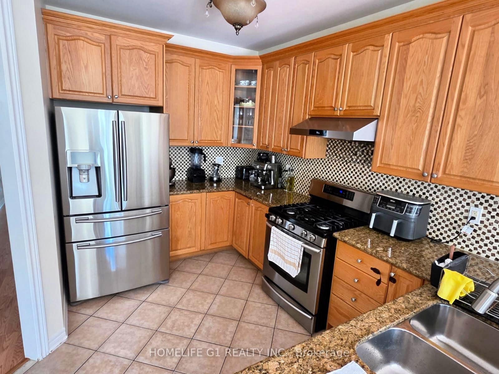 Photo 6 of 62 Dewside Drive, Brampton, Sandringham-Wellington — HOMEH