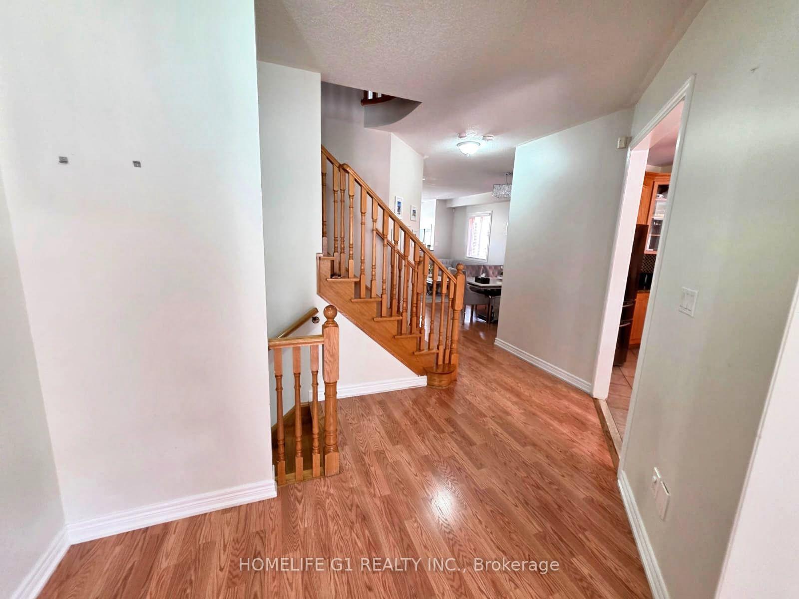 Photo 8 of 62 Dewside Drive, Brampton, Sandringham-Wellington — HOMEH