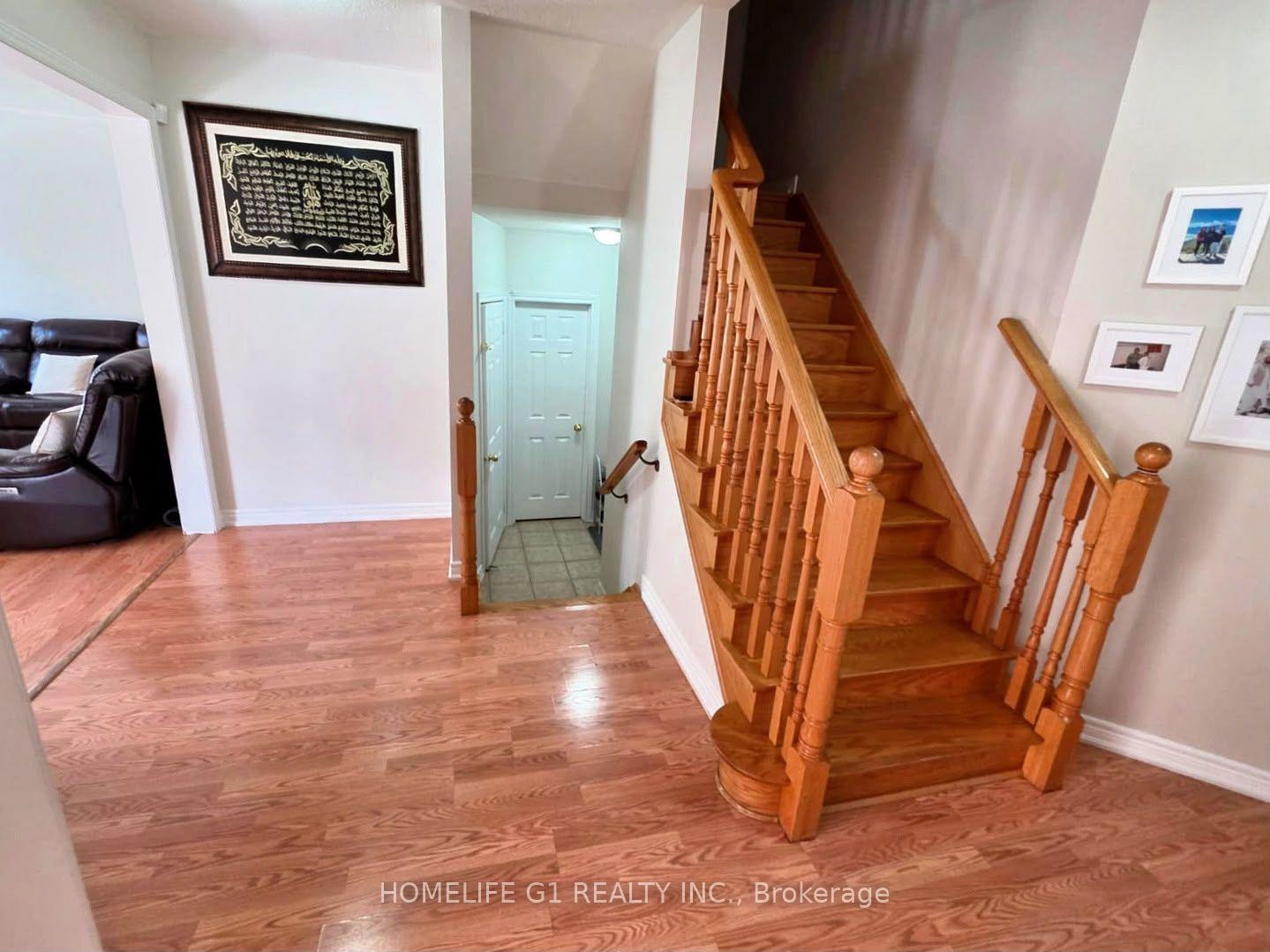 Photo 11 of 62 Dewside Drive, Brampton, Sandringham-Wellington — HOMEH
