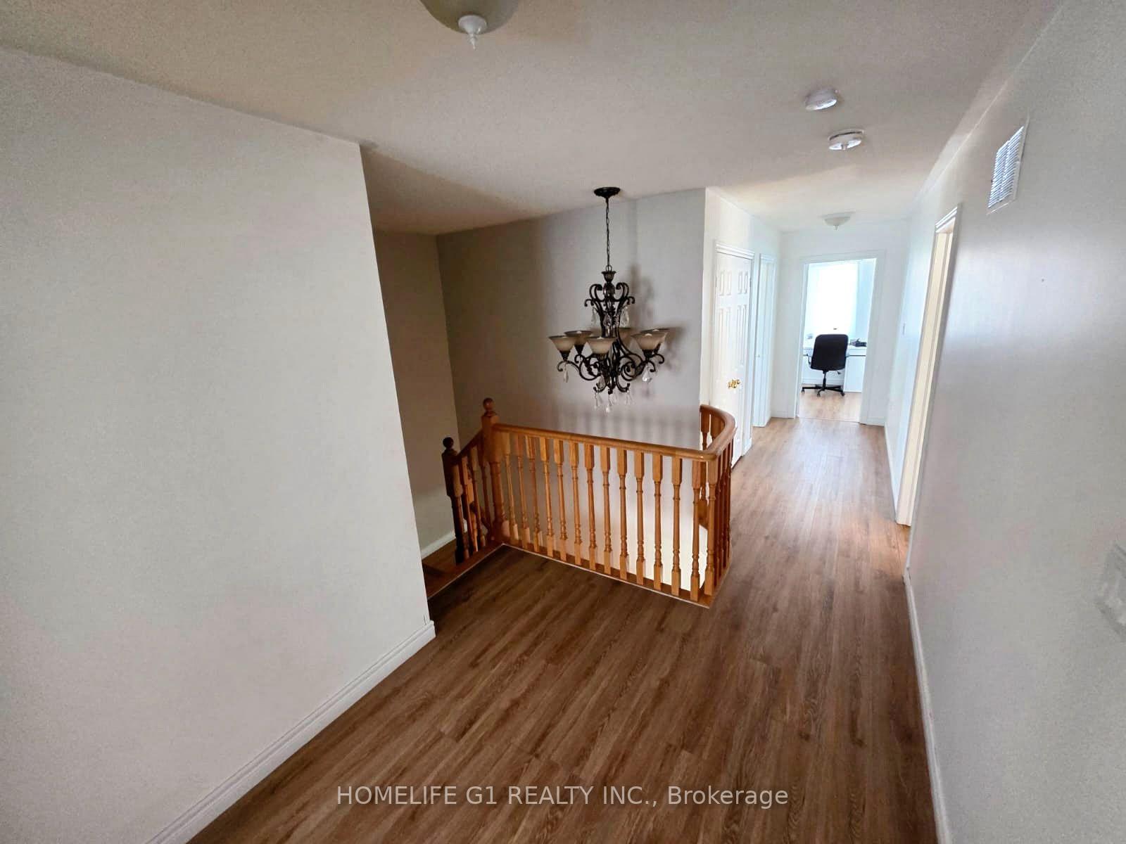 Photo 12 of 62 Dewside Drive, Brampton, Sandringham-Wellington — HOMEH