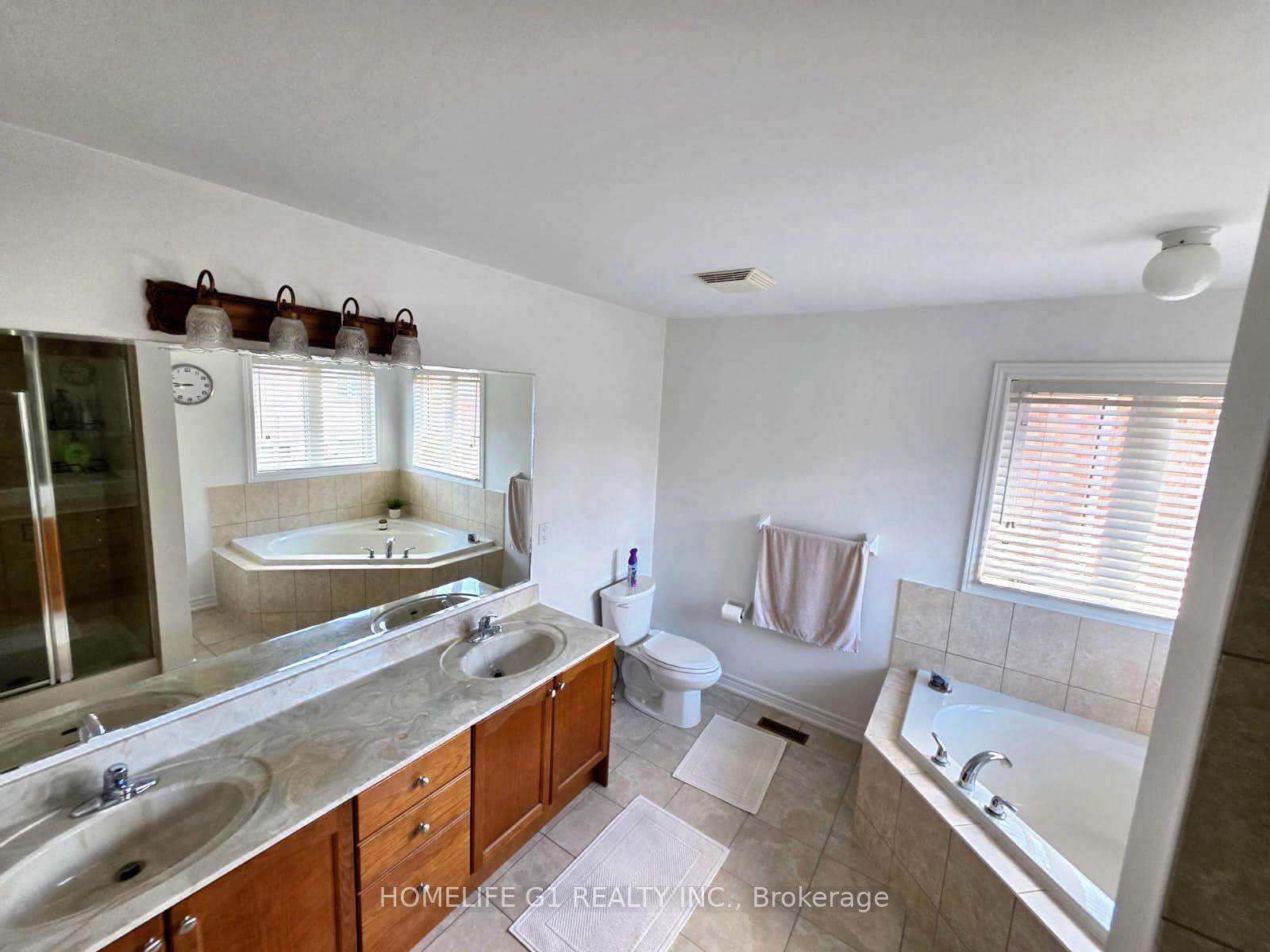 Photo 14 of 62 Dewside Drive, Brampton, Sandringham-Wellington — HOMEH