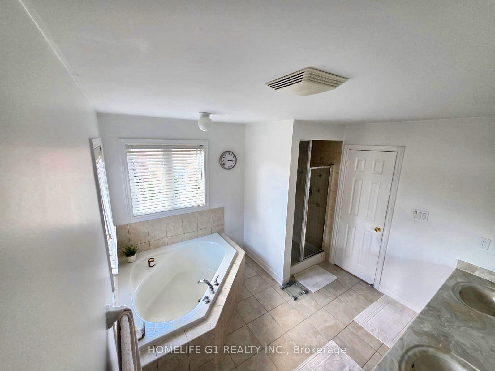 Photo 15 of 62 Dewside Drive, Brampton, Sandringham-Wellington — HOMEH