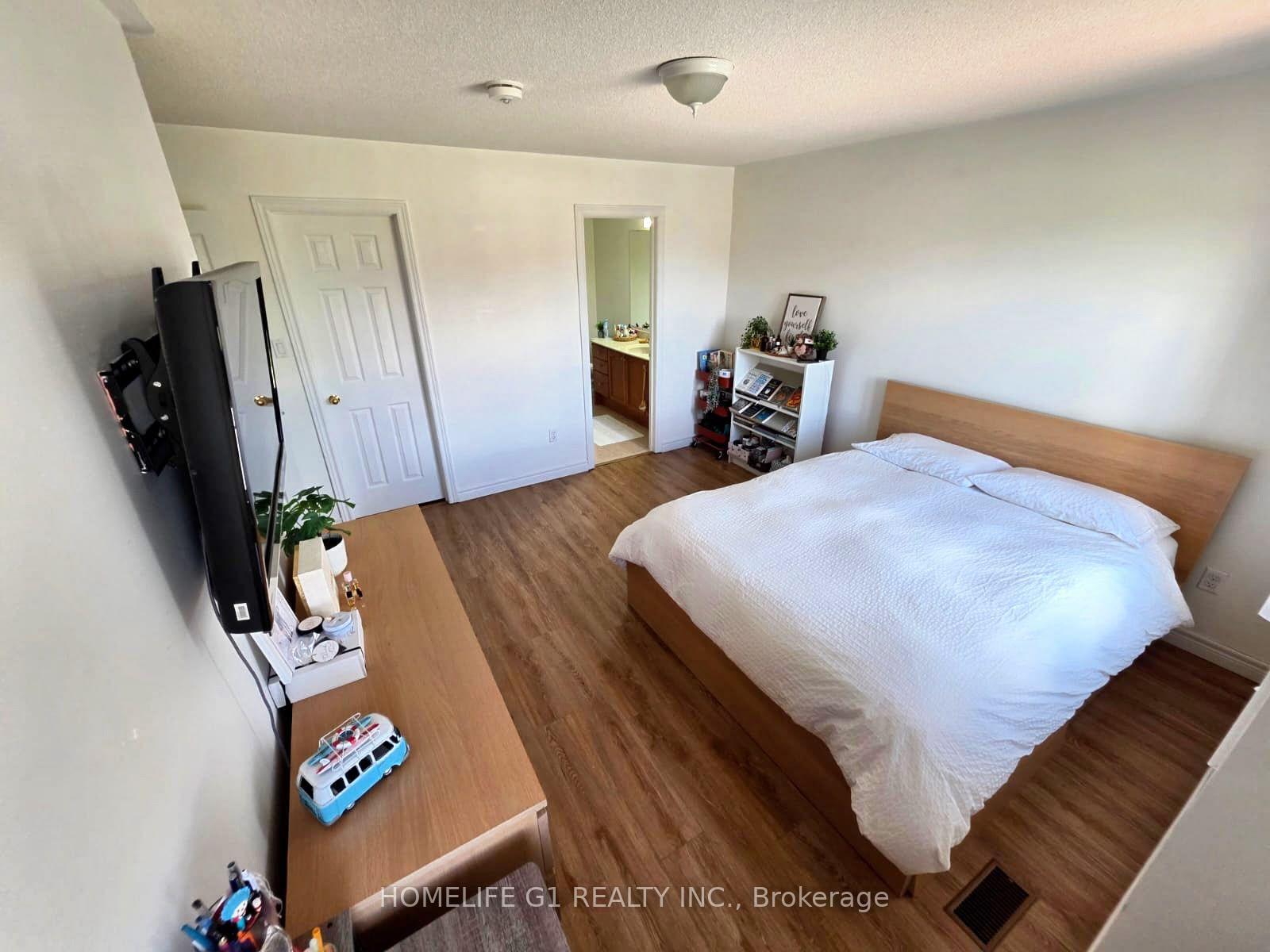 Photo 16 of 62 Dewside Drive, Brampton, Sandringham-Wellington — HOMEH