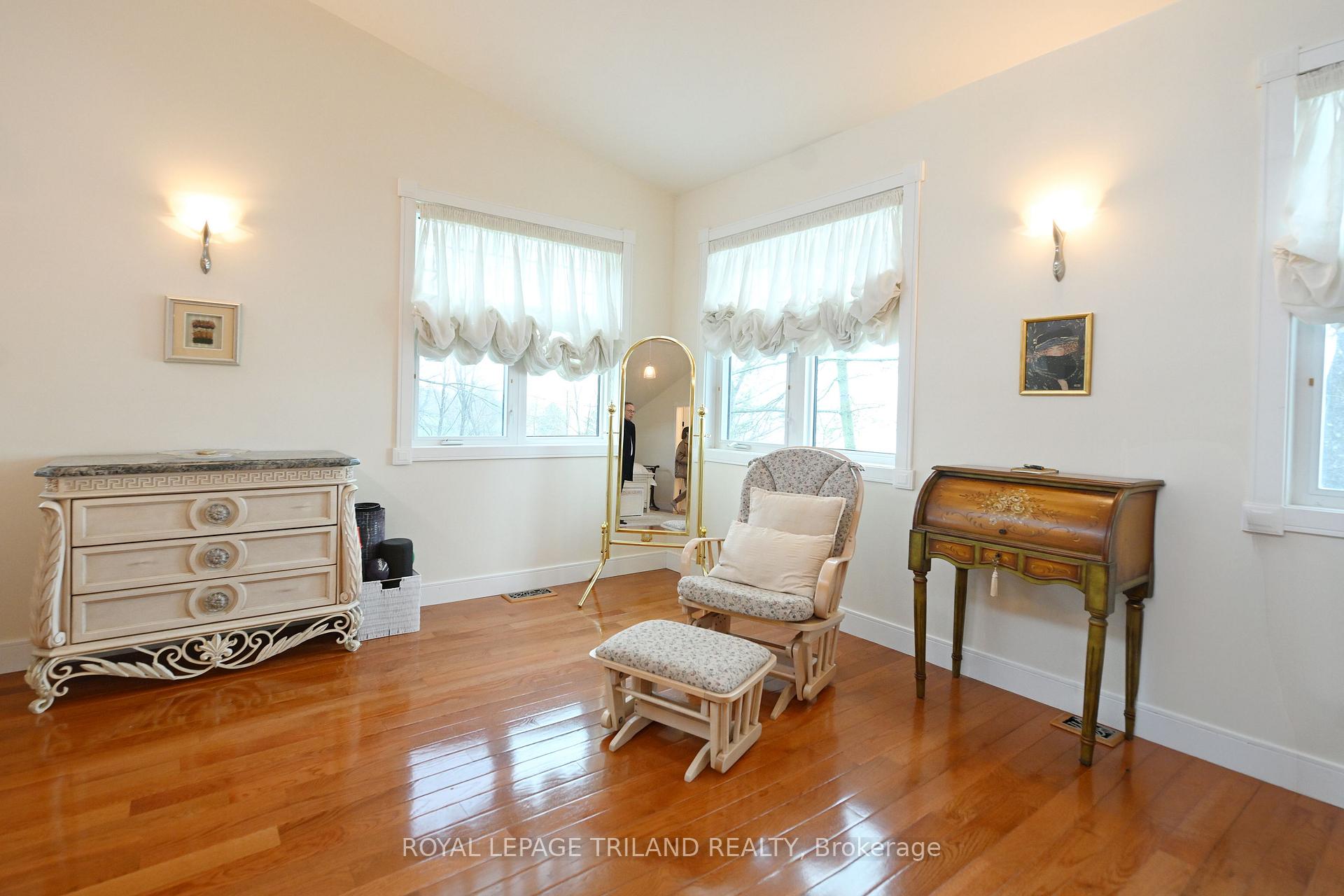 Photo 19 of 7570 Talbot Trail, Chatham-Kent, Blenheim — HOMEH