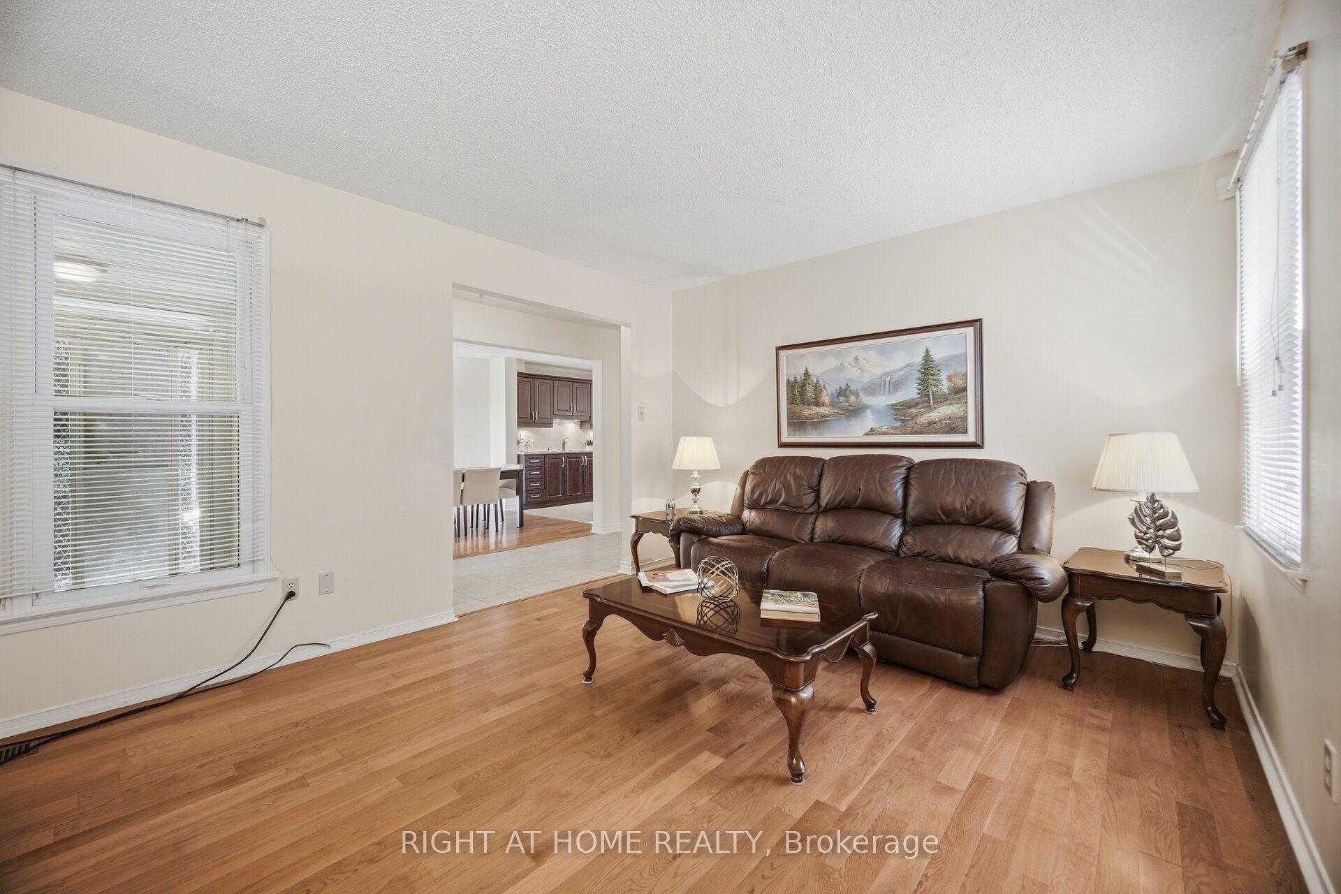 Photo 10 of 236 Austin Drive, Markham, Unionville — HOMEH