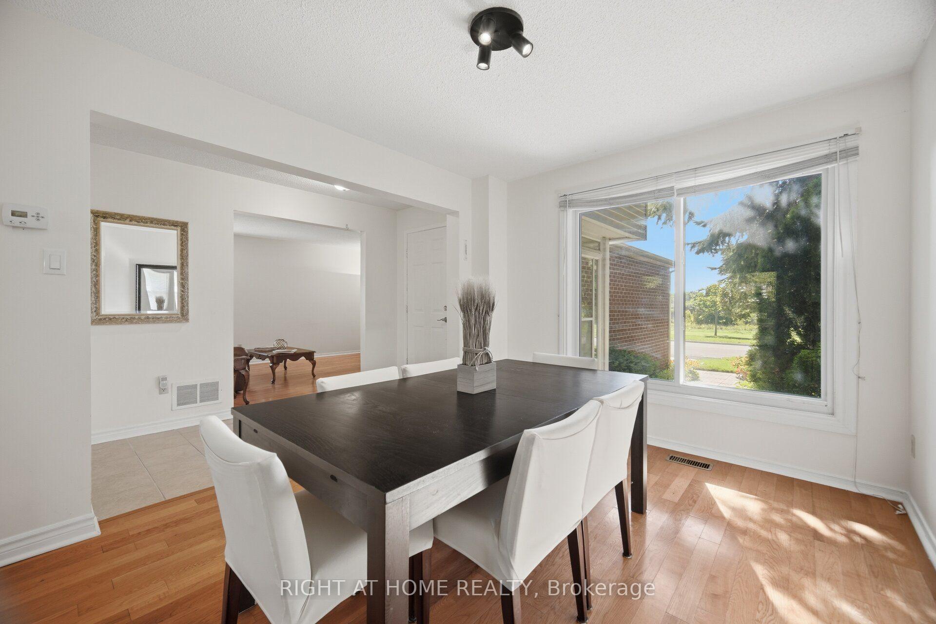Photo 11 of 236 Austin Drive, Markham, Unionville — HOMEH