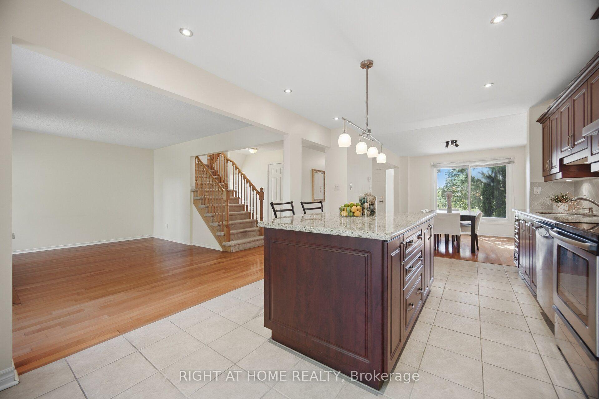 Photo 17 of 236 Austin Drive, Markham, Unionville — HOMEH
