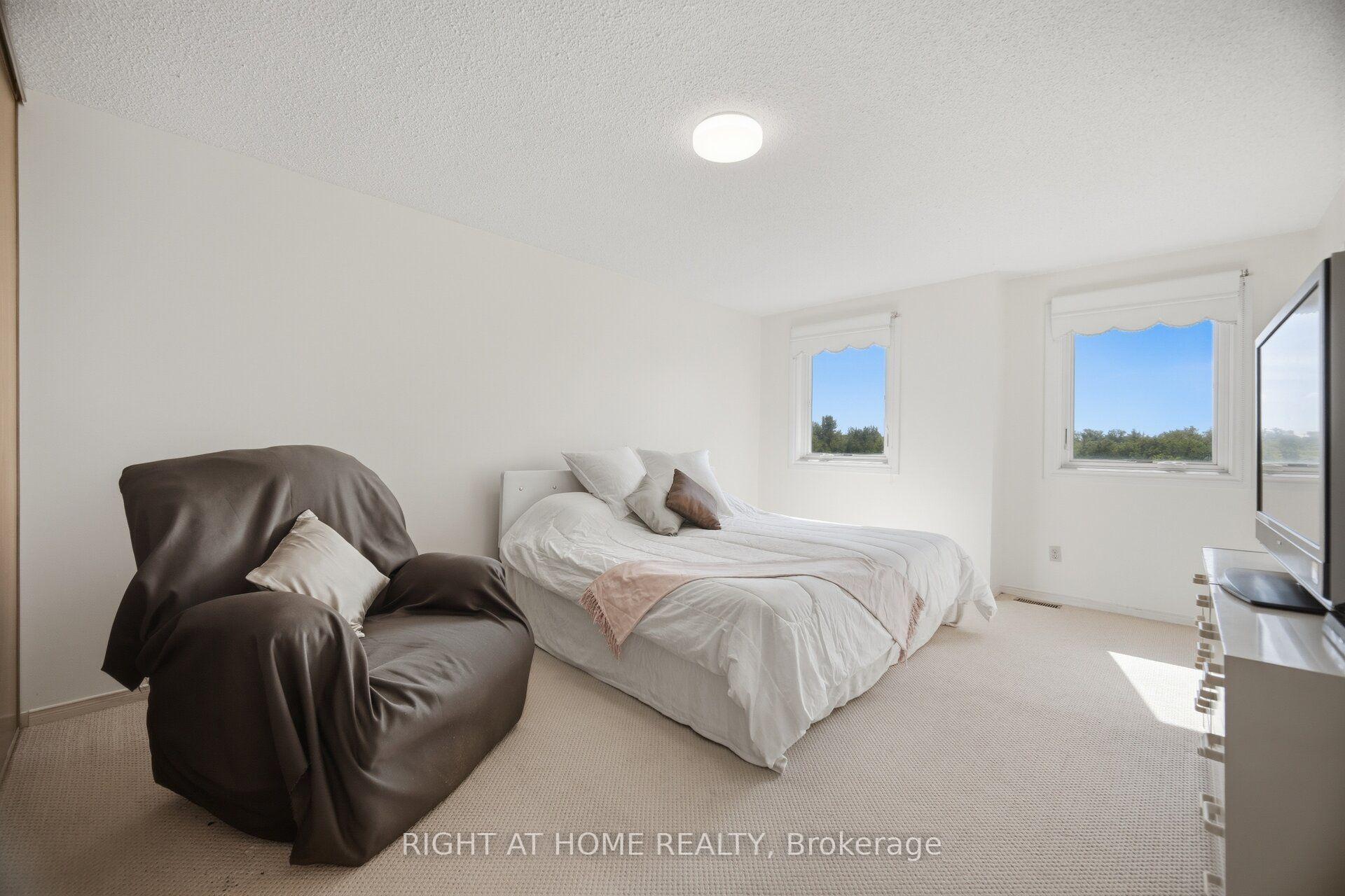 Photo 24 of 236 Austin Drive, Markham, Unionville — HOMEH