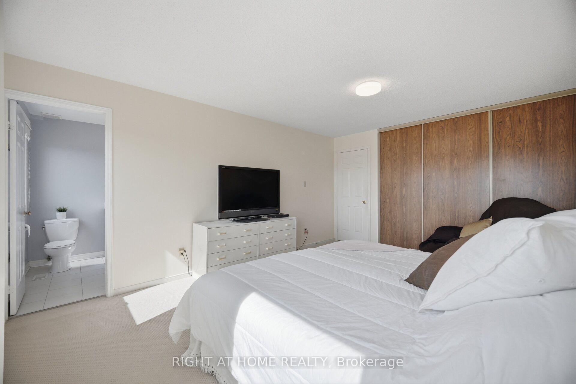 Photo 25 of 236 Austin Drive, Markham, Unionville — HOMEH