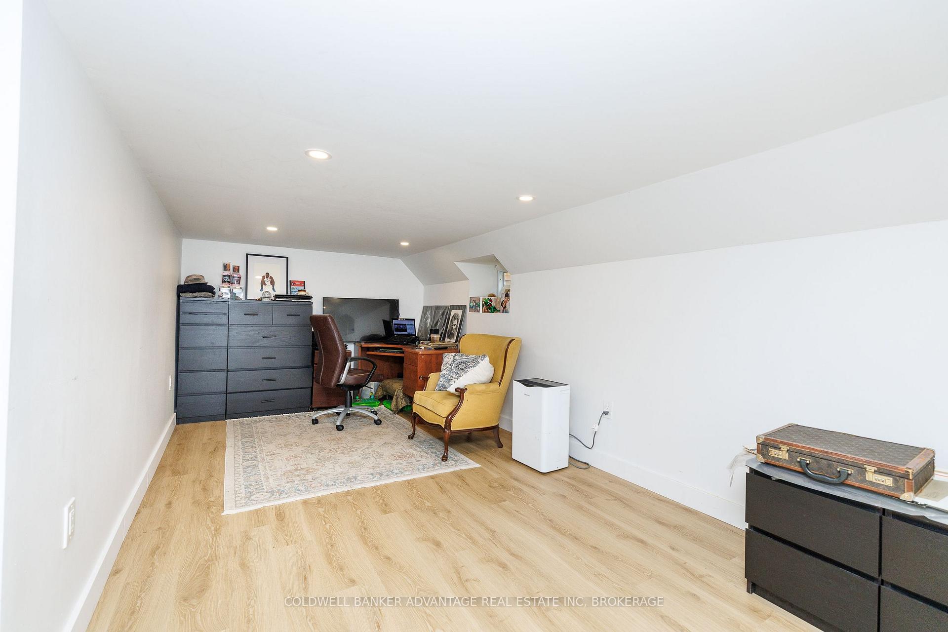 Photo 17 of 13 Duncan Street W, Welland, Lincoln/Crowland — HOMEH