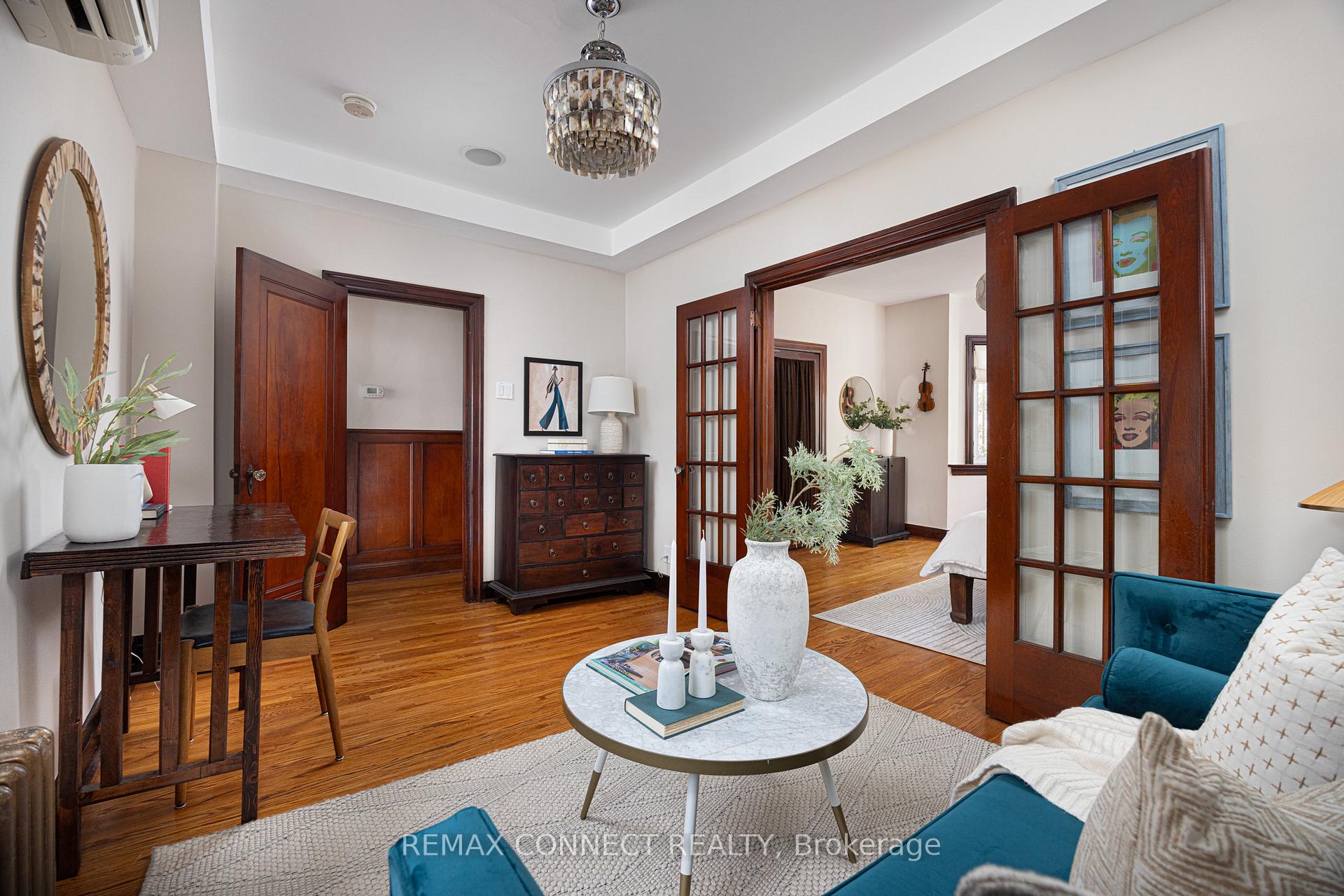 Photo 18 of 29 Denison Avenue, Toronto, Kensington-Chinatown — HOMEH