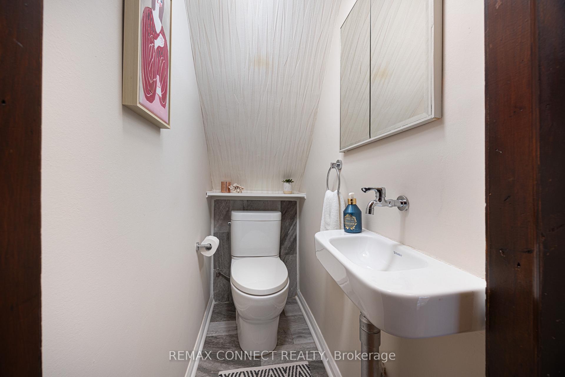 Photo 19 of 29 Denison Avenue, Toronto, Kensington-Chinatown — HOMEH
