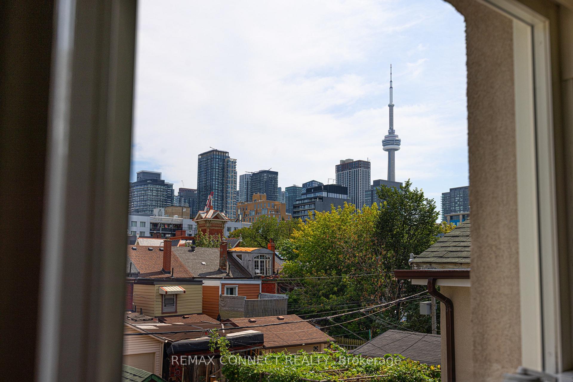 Photo 38 of 29 Denison Avenue, Toronto, Kensington-Chinatown — HOMEH