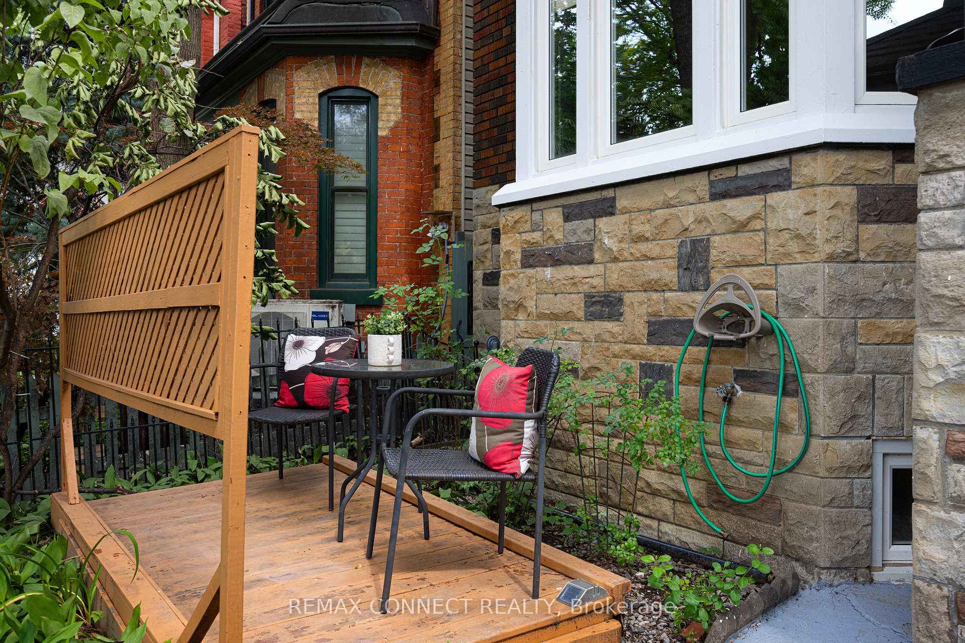Photo 40 of 29 Denison Avenue, Toronto, Kensington-Chinatown — HOMEH