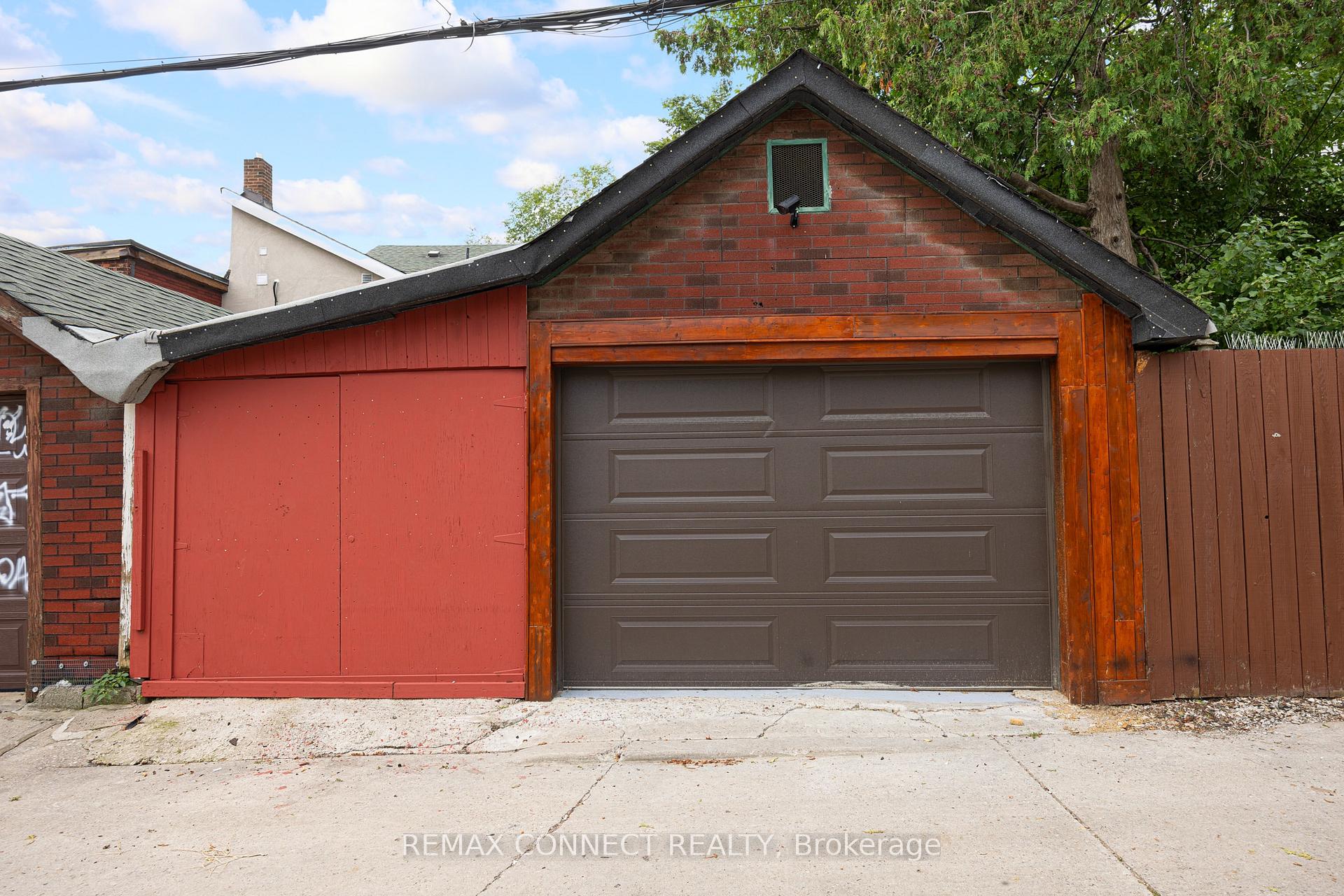 Photo 48 of 29 Denison Avenue, Toronto, Kensington-Chinatown — HOMEH