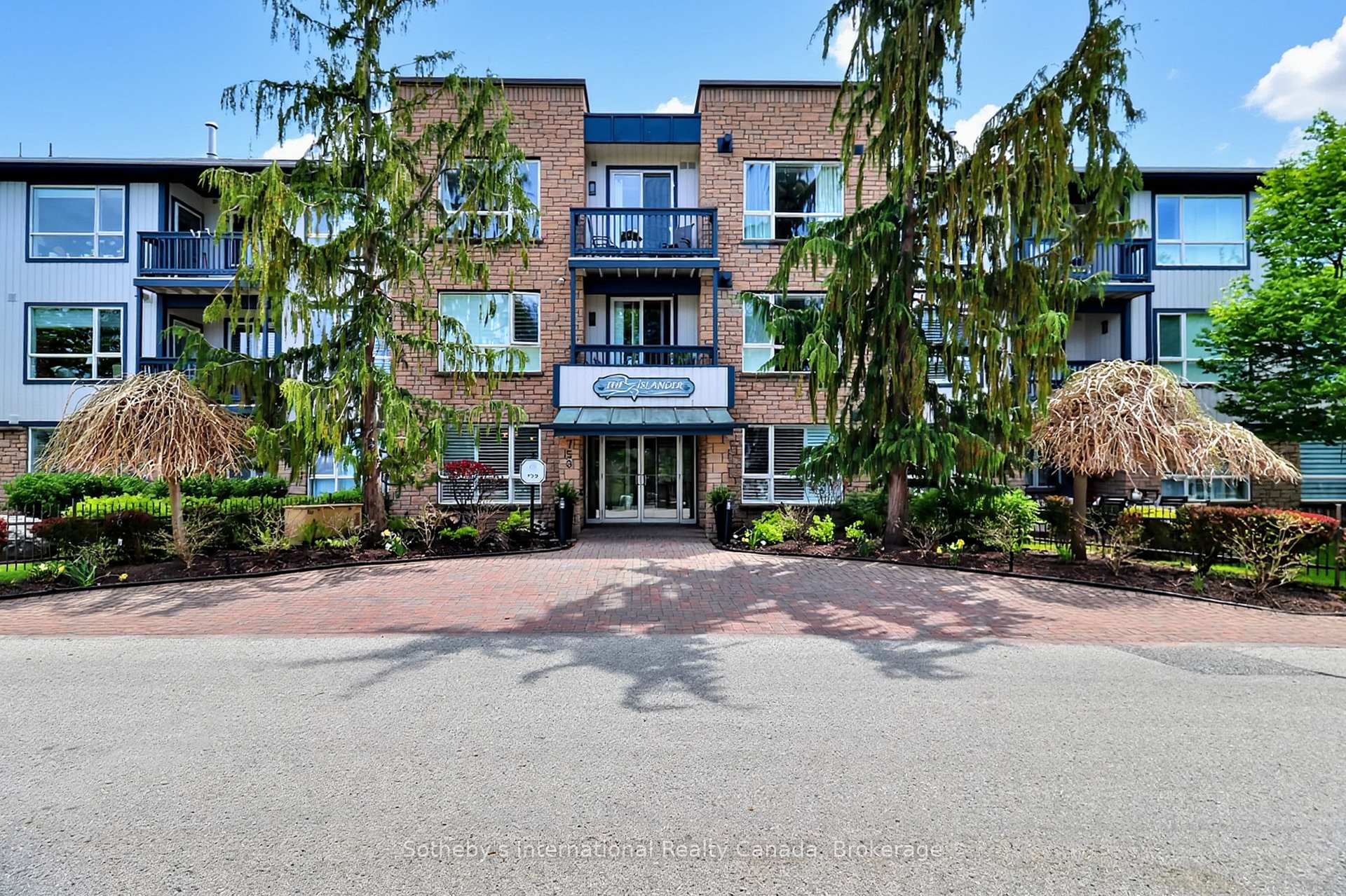 Photo 2 of Unit 3003, 750 Johnston Park Avenue, Collingwood — HOMEH