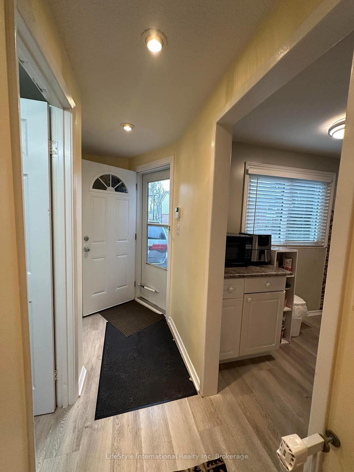 Photo 2 of Unit 4, 5982 Dunn Street, Niagara Falls, Arad/Fallsview — HOMEH