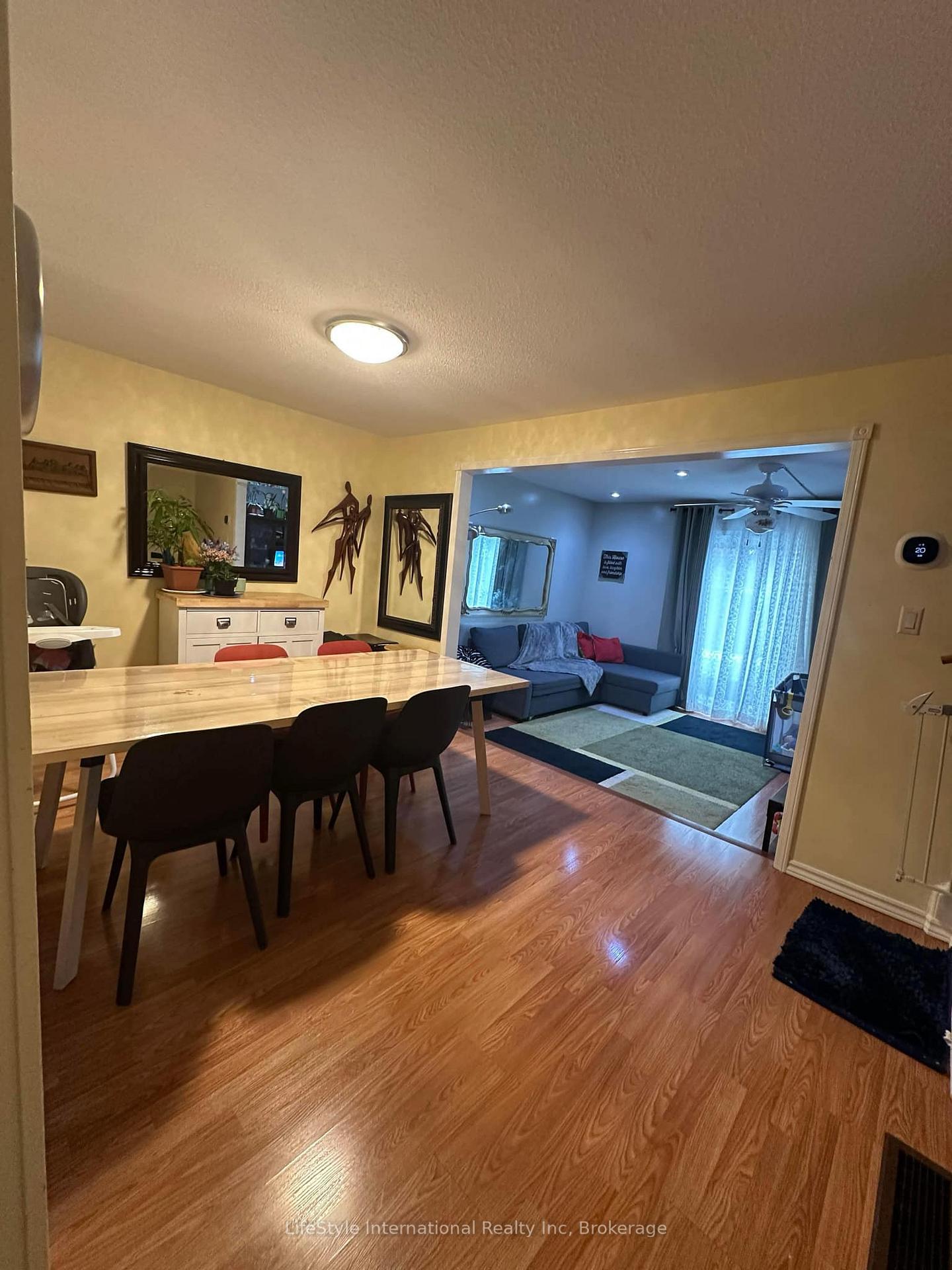 Photo 5 of Unit 4, 5982 Dunn Street, Niagara Falls, Arad/Fallsview — HOMEH