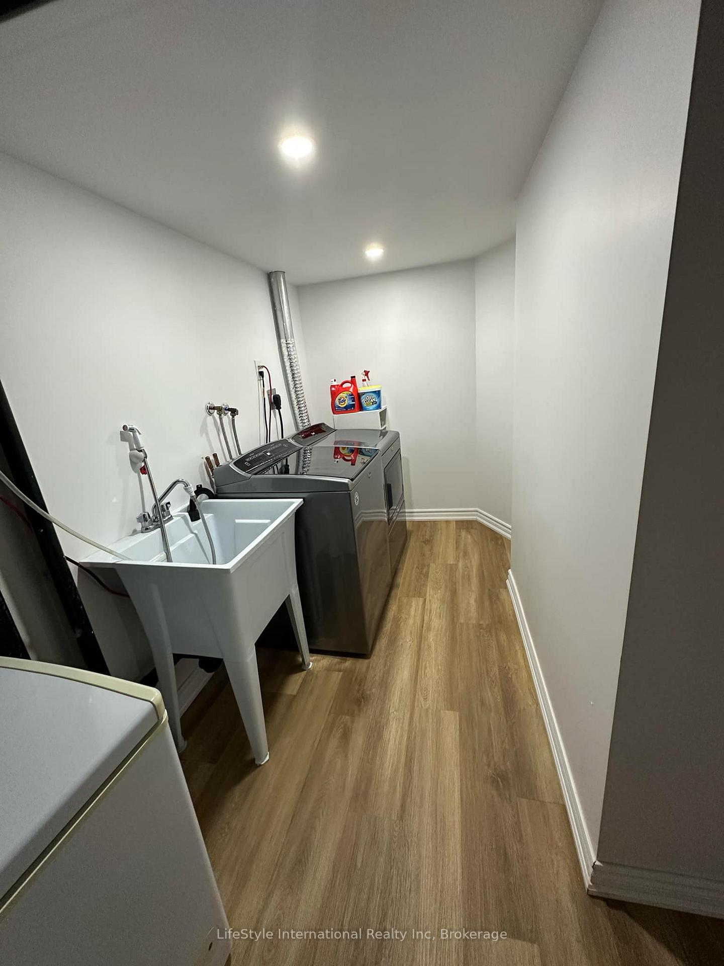 Photo 26 of Unit 4, 5982 Dunn Street, Niagara Falls, Arad/Fallsview — HOMEH