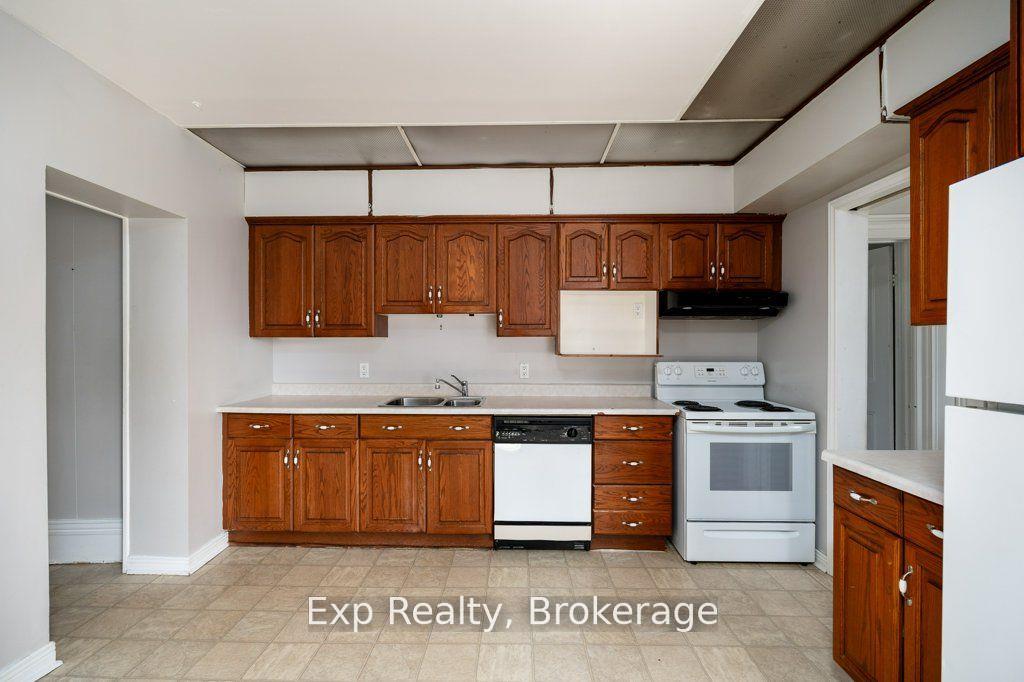 Photo 2 of 127 Green Street, Deseronto, Deseronto (Town) — HOMEH
