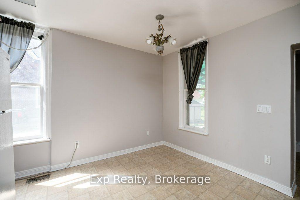Photo 4 of 127 Green Street, Deseronto, Deseronto (Town) — HOMEH